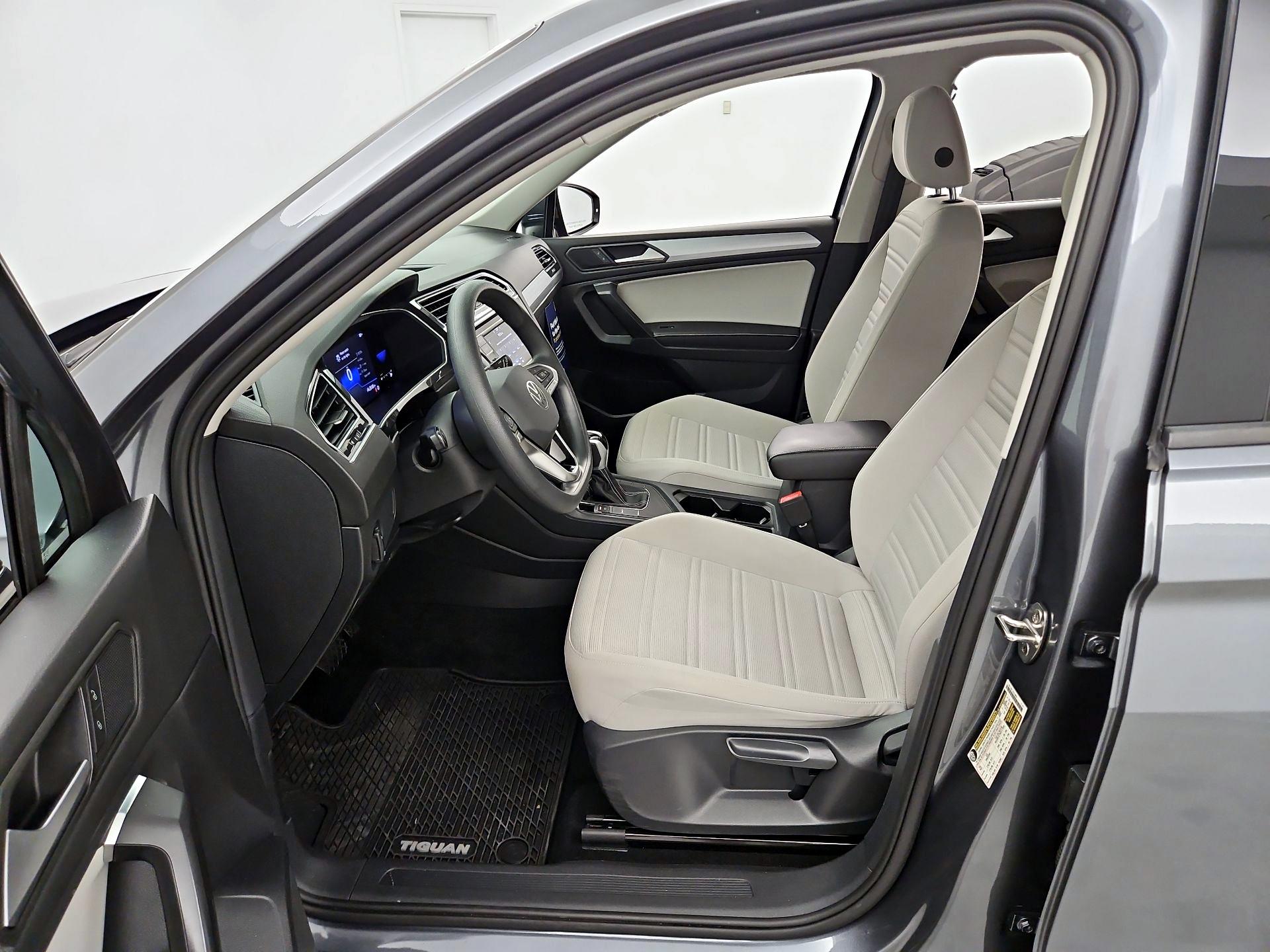 Thumbnail: 2022 Volkswagen Tiguan - 11