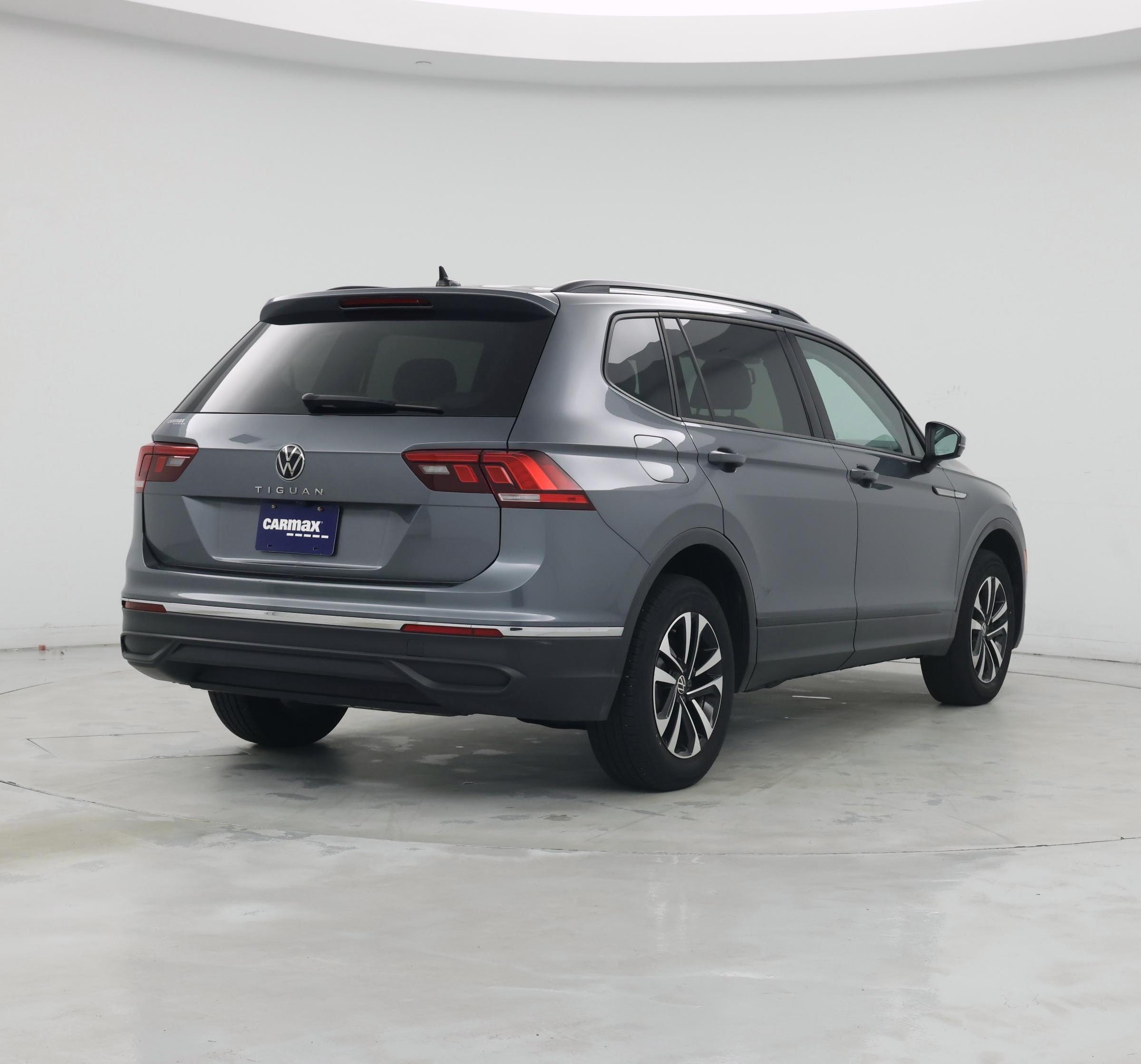 Thumbnail: 2022 Volkswagen Tiguan - 8