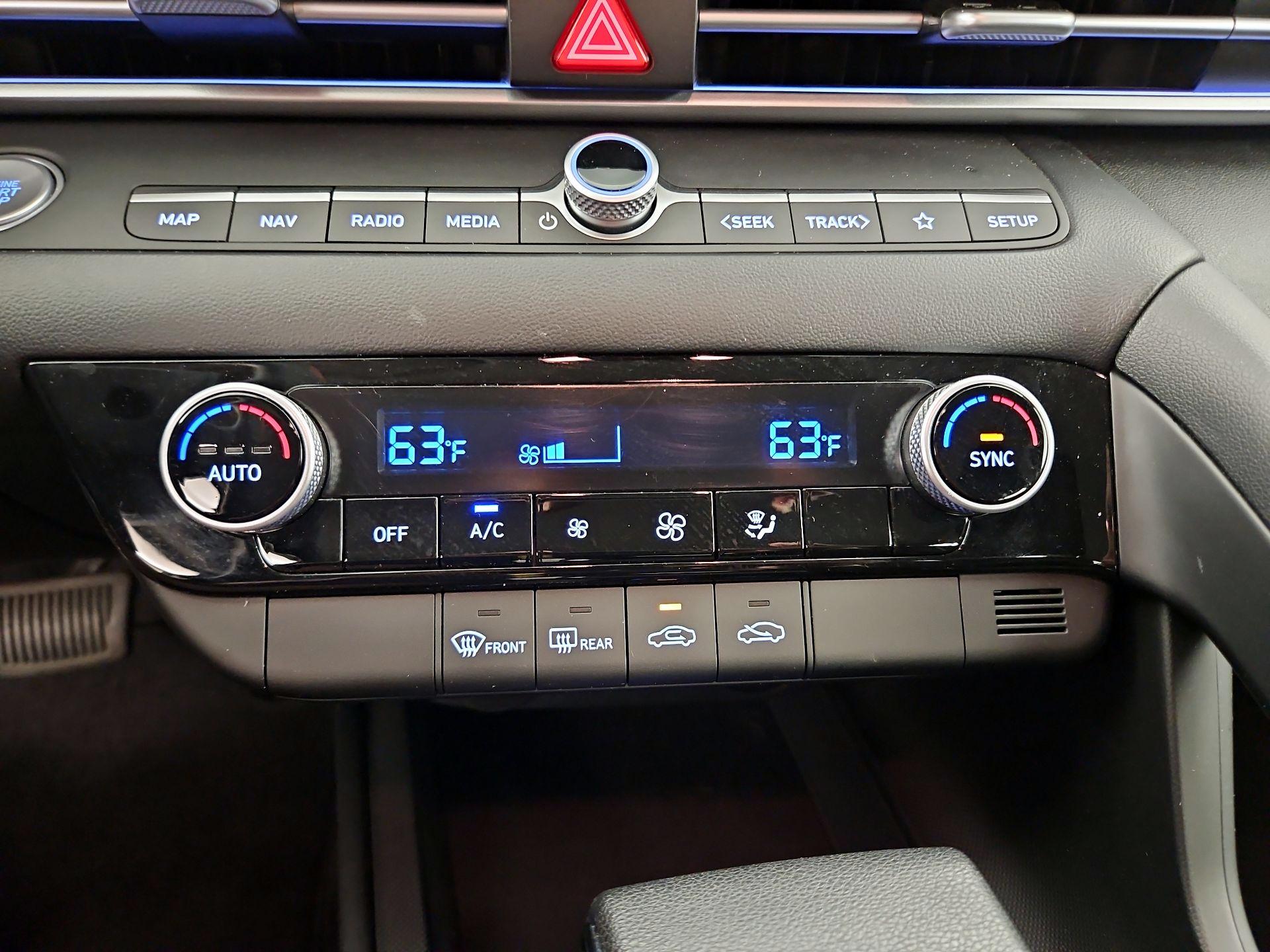 Thumbnail: 2024 Hyundai Elantra - 17