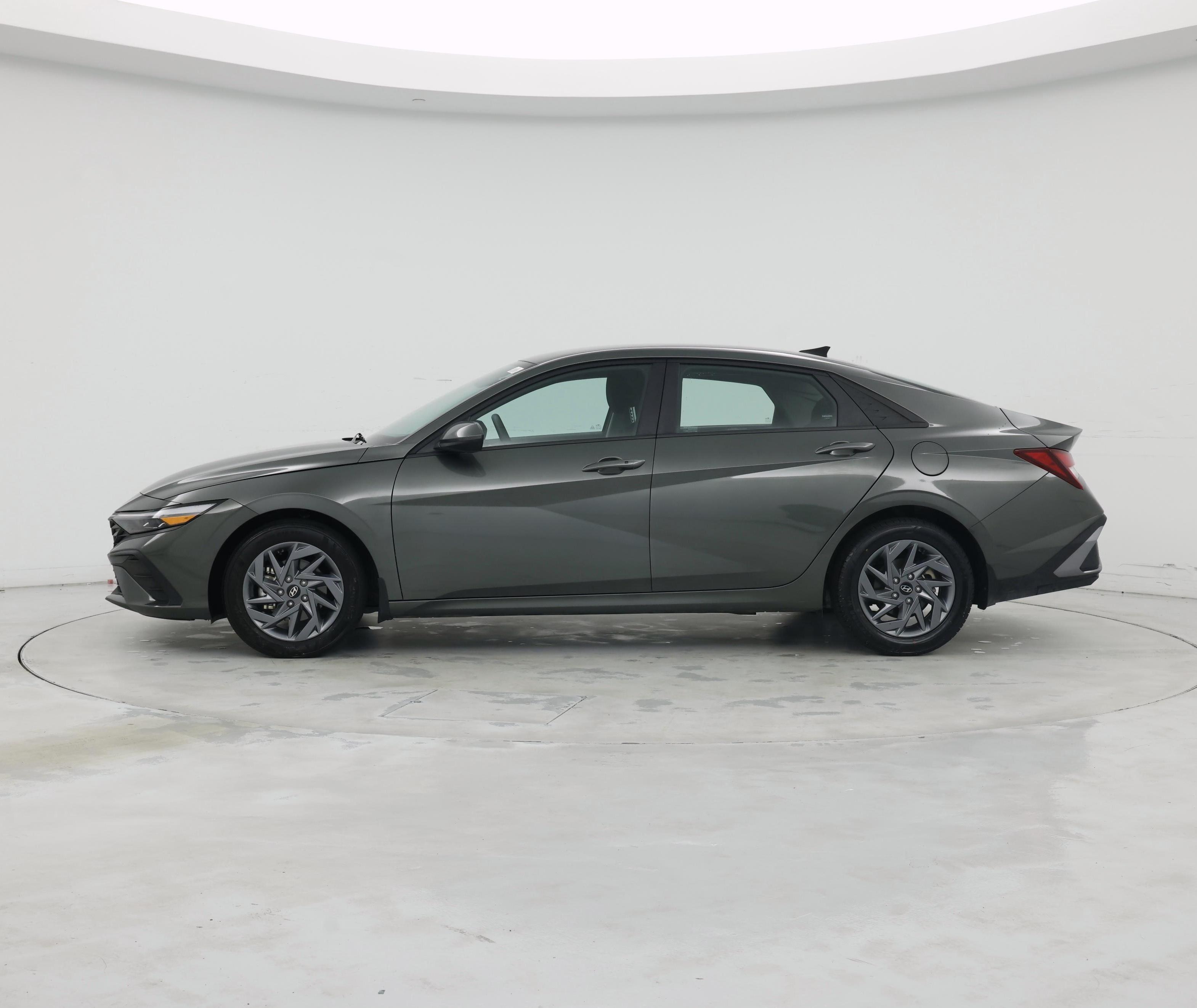 Thumbnail: 2024 Hyundai Elantra - 3