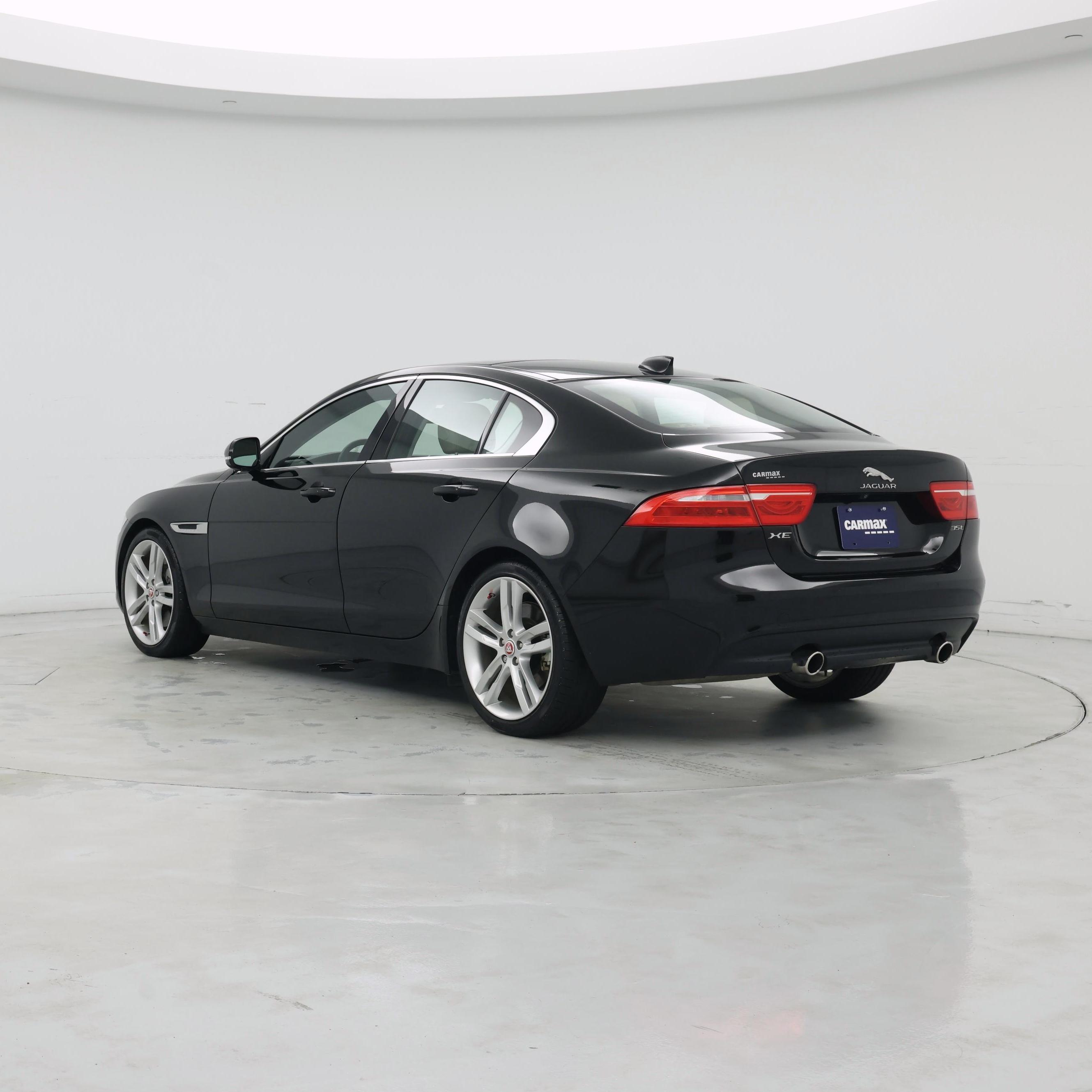 Thumbnail: 2018 Jaguar XE - 2