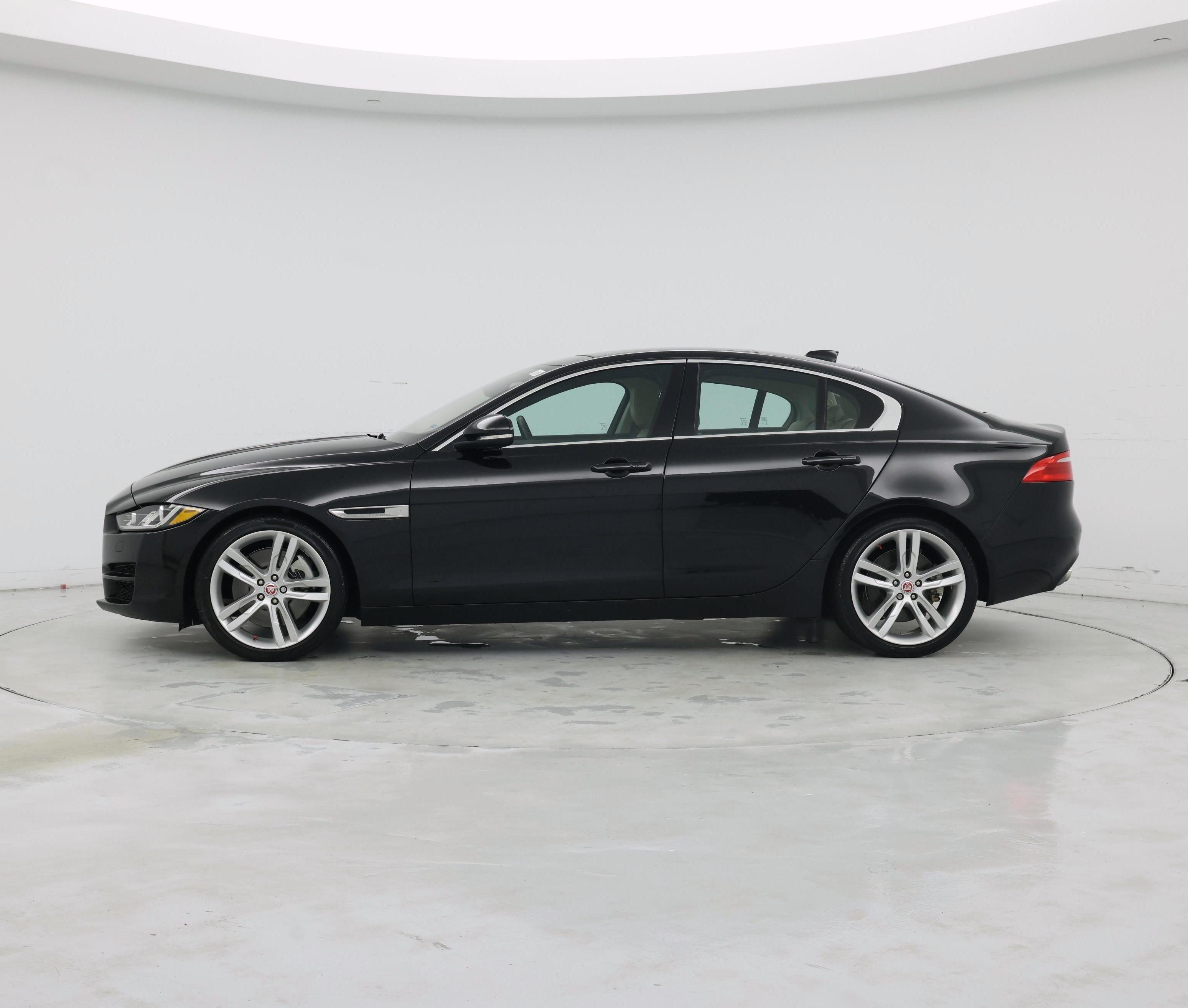 Thumbnail: 2018 Jaguar XE - 3