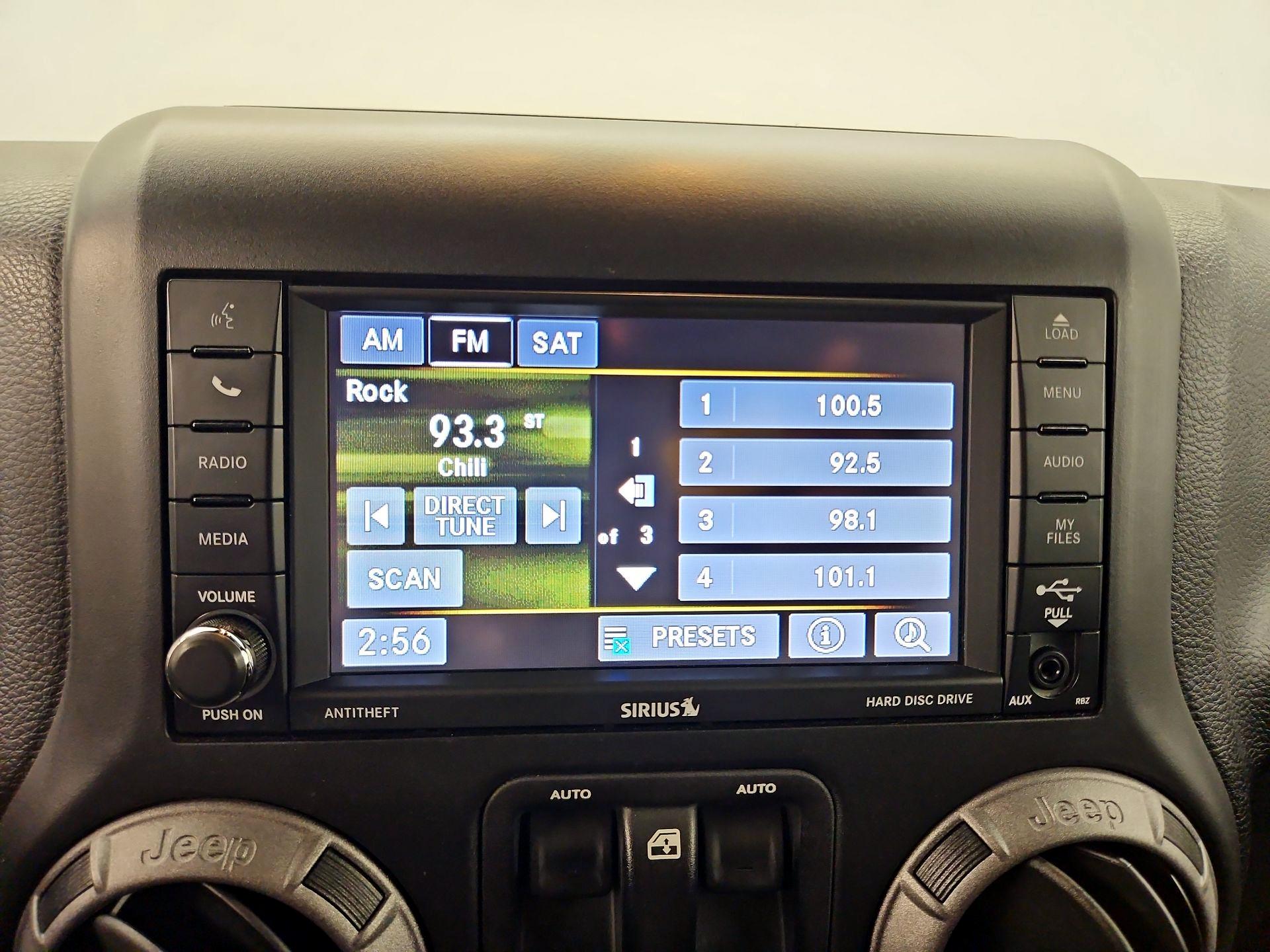 Thumbnail: 2016 Jeep Wrangler - 13