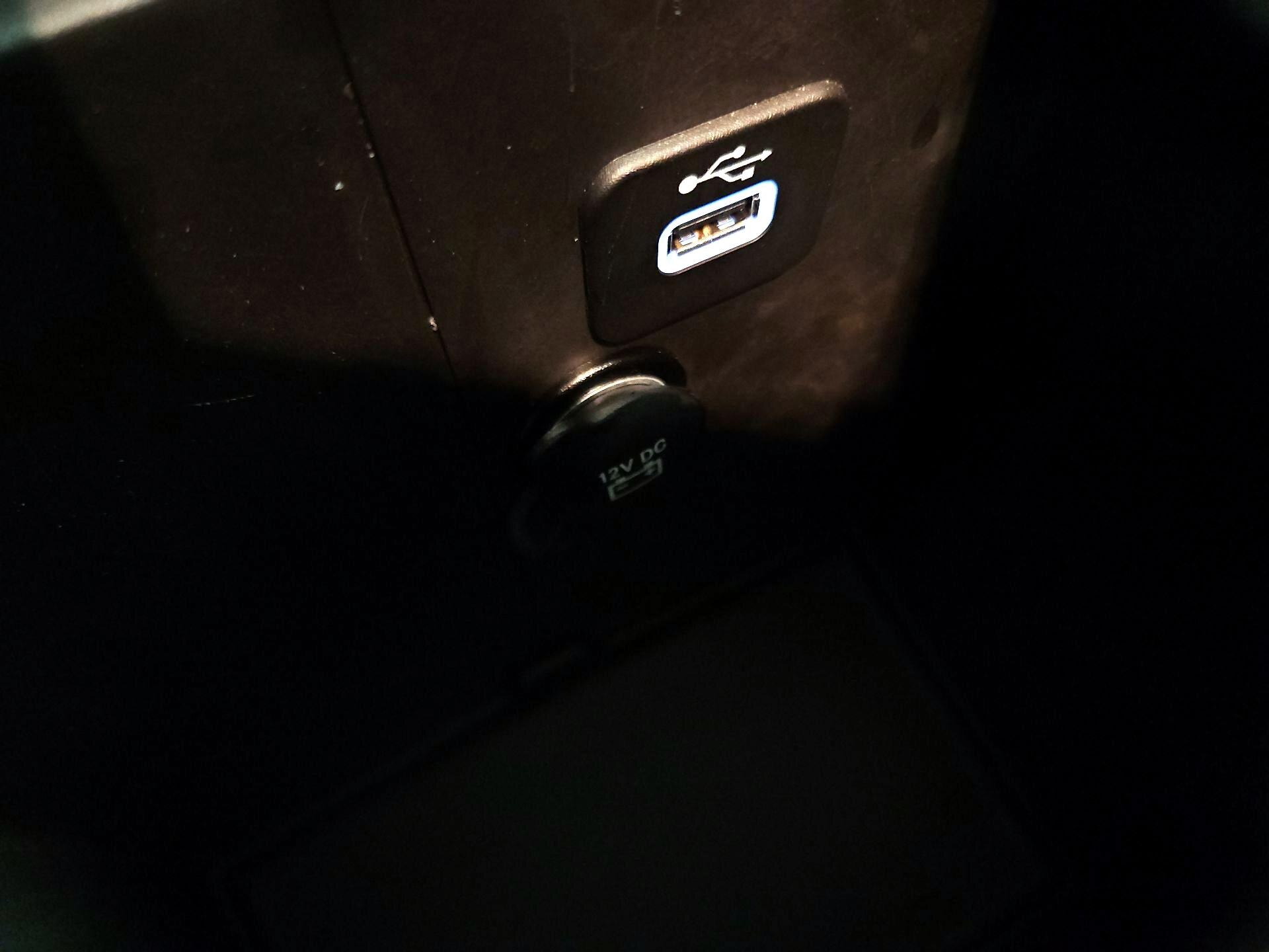 Thumbnail: 2016 Jeep Wrangler - 16