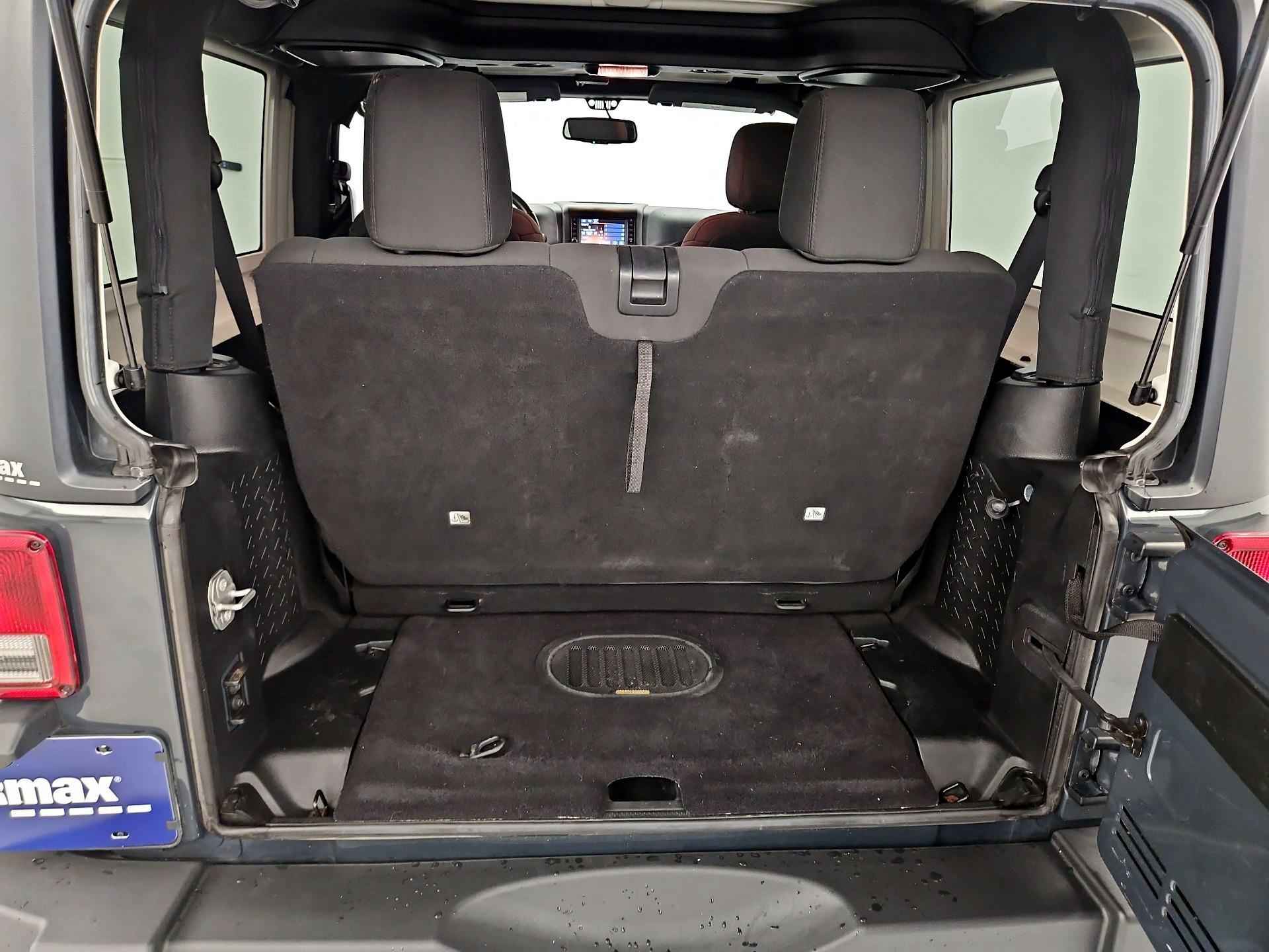 Thumbnail: 2016 Jeep Wrangler - 18