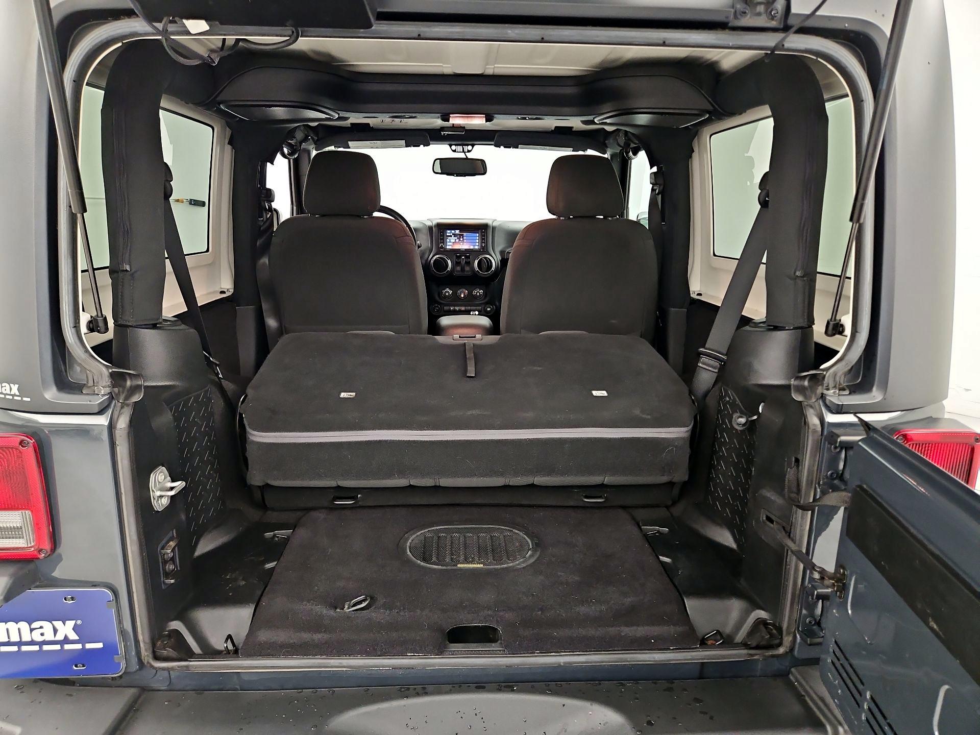 Thumbnail: 2016 Jeep Wrangler - 19