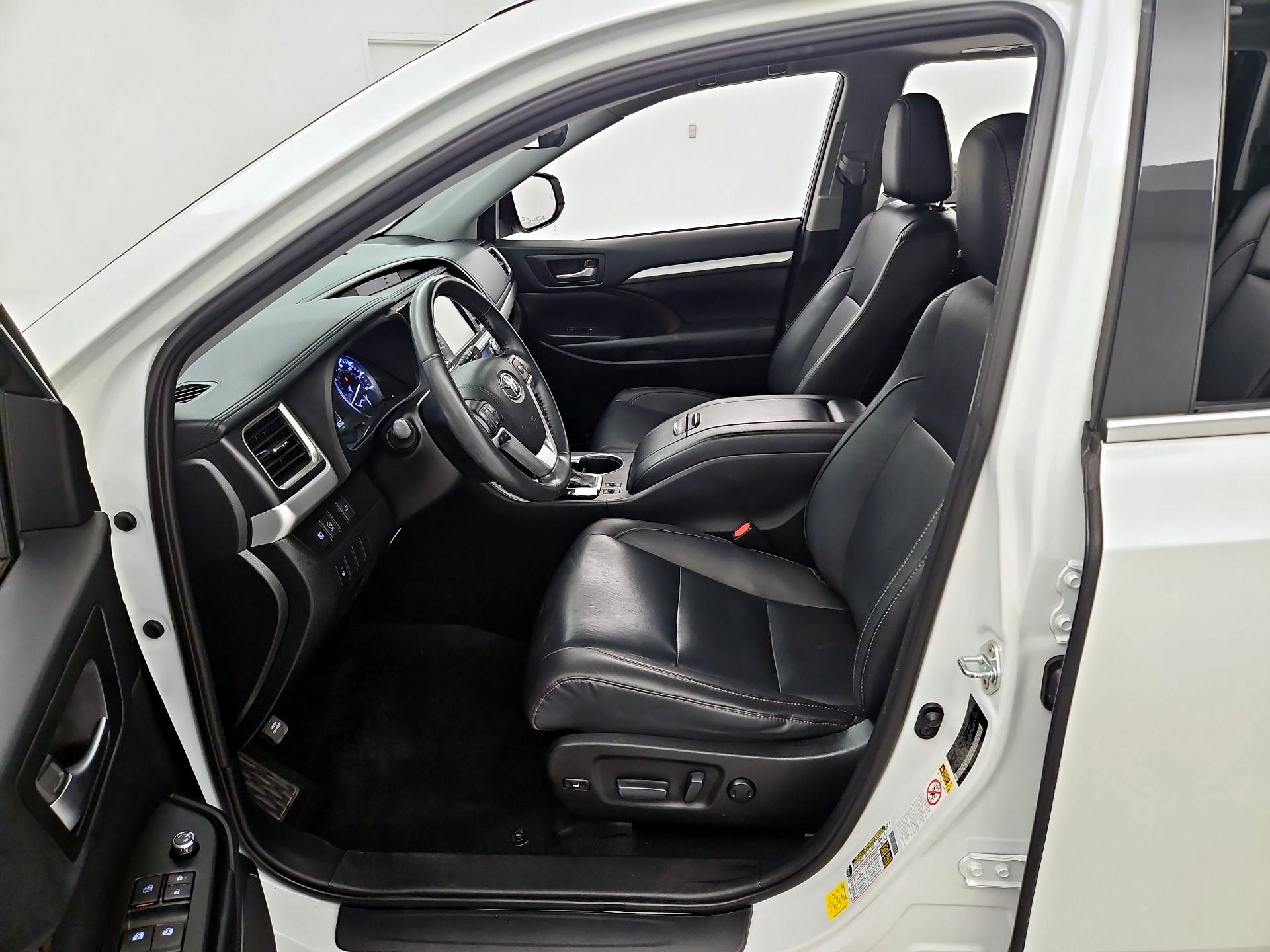 Thumbnail: 2019 Toyota Highlander - 11