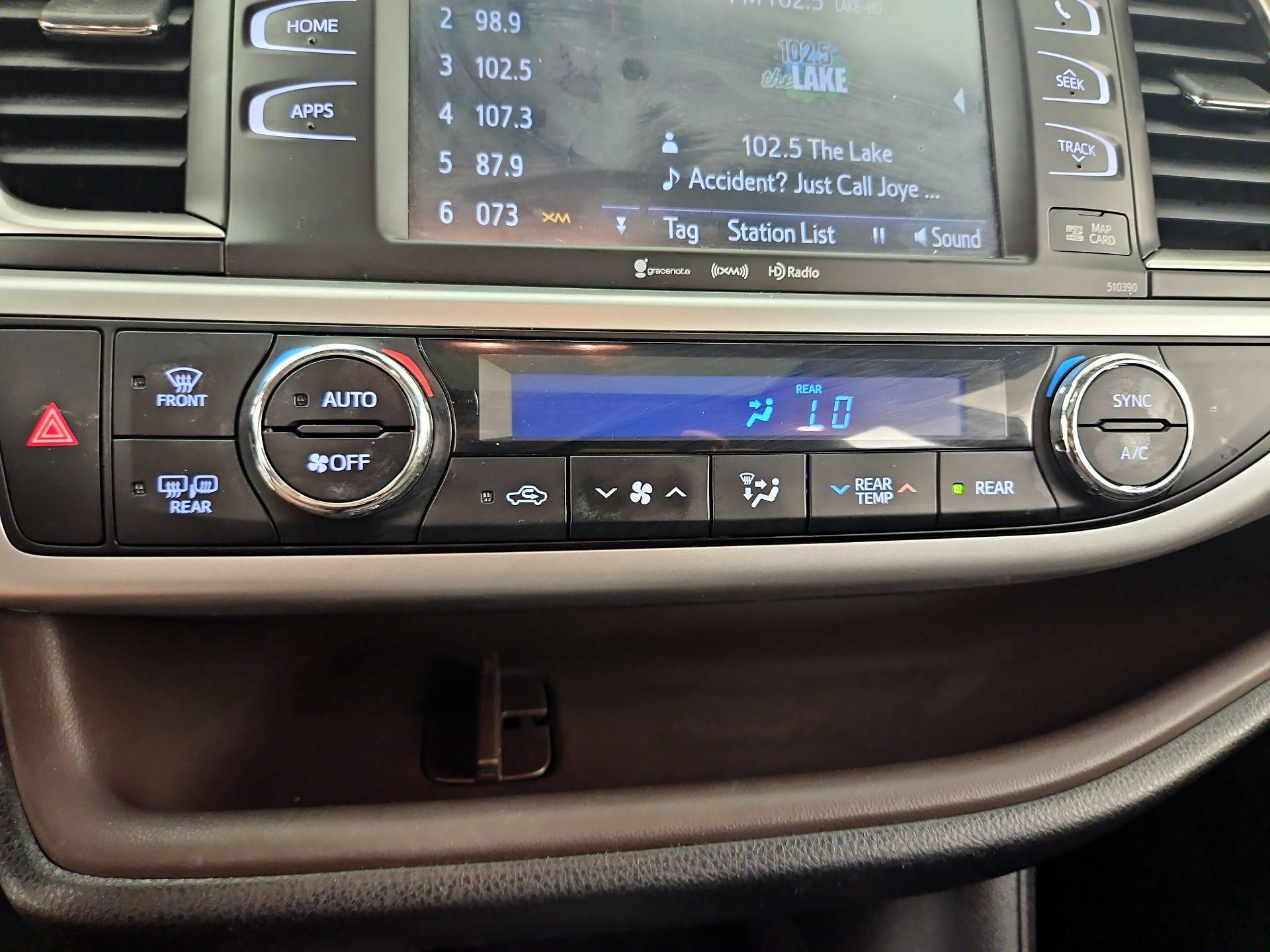 Thumbnail: 2019 Toyota Highlander - 17