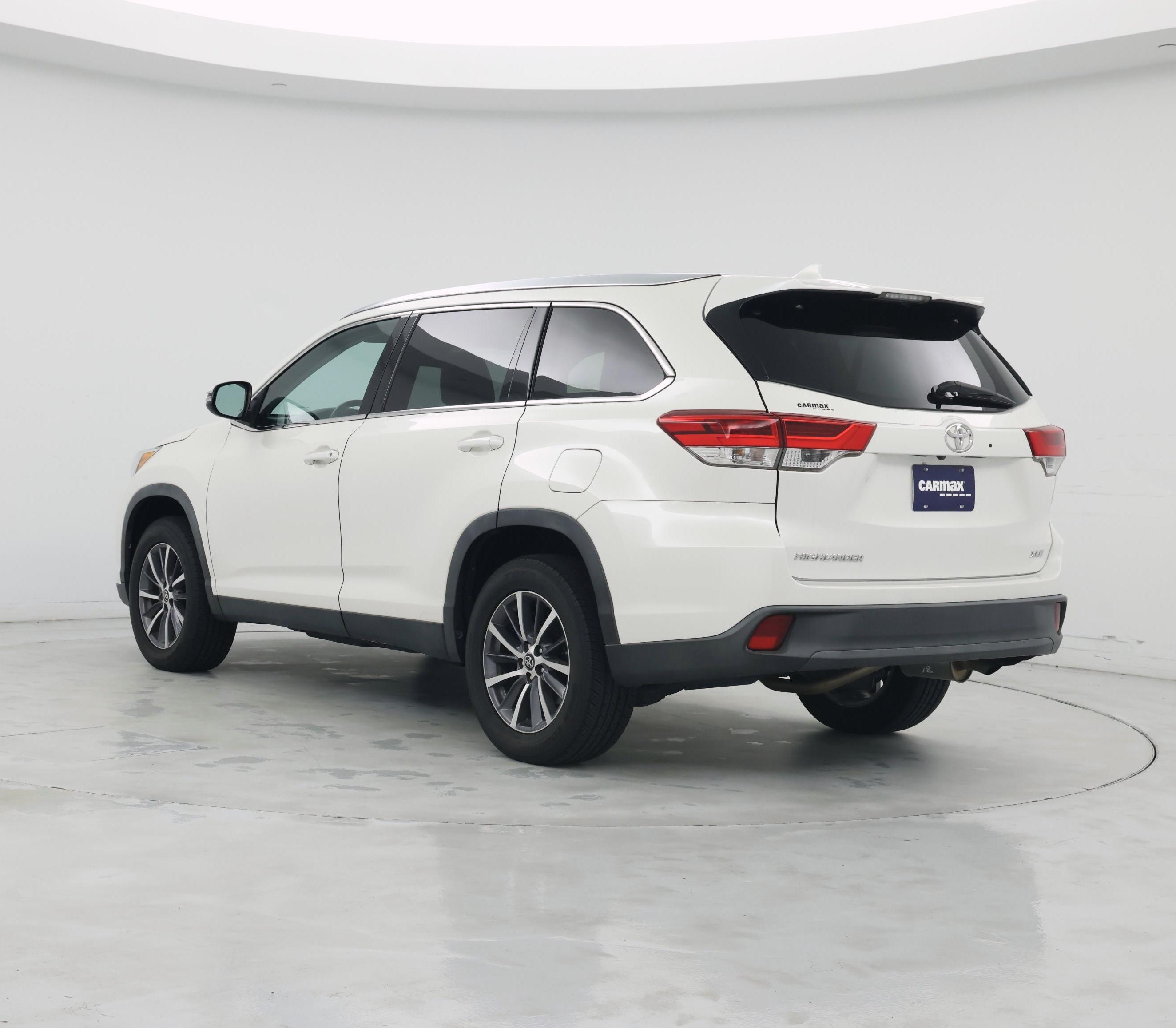 Thumbnail: 2019 Toyota Highlander - 2