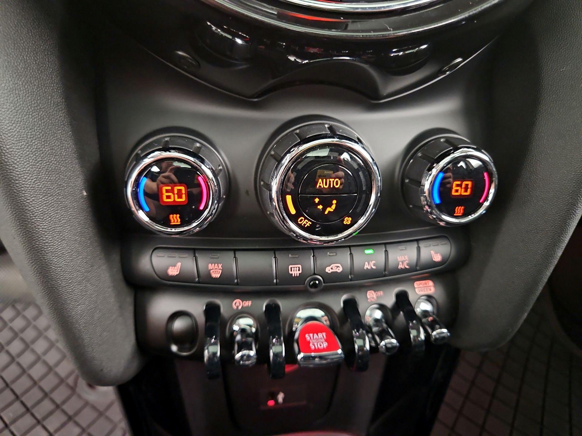 Thumbnail: 2021 MINI Cooper Hardtop - 17