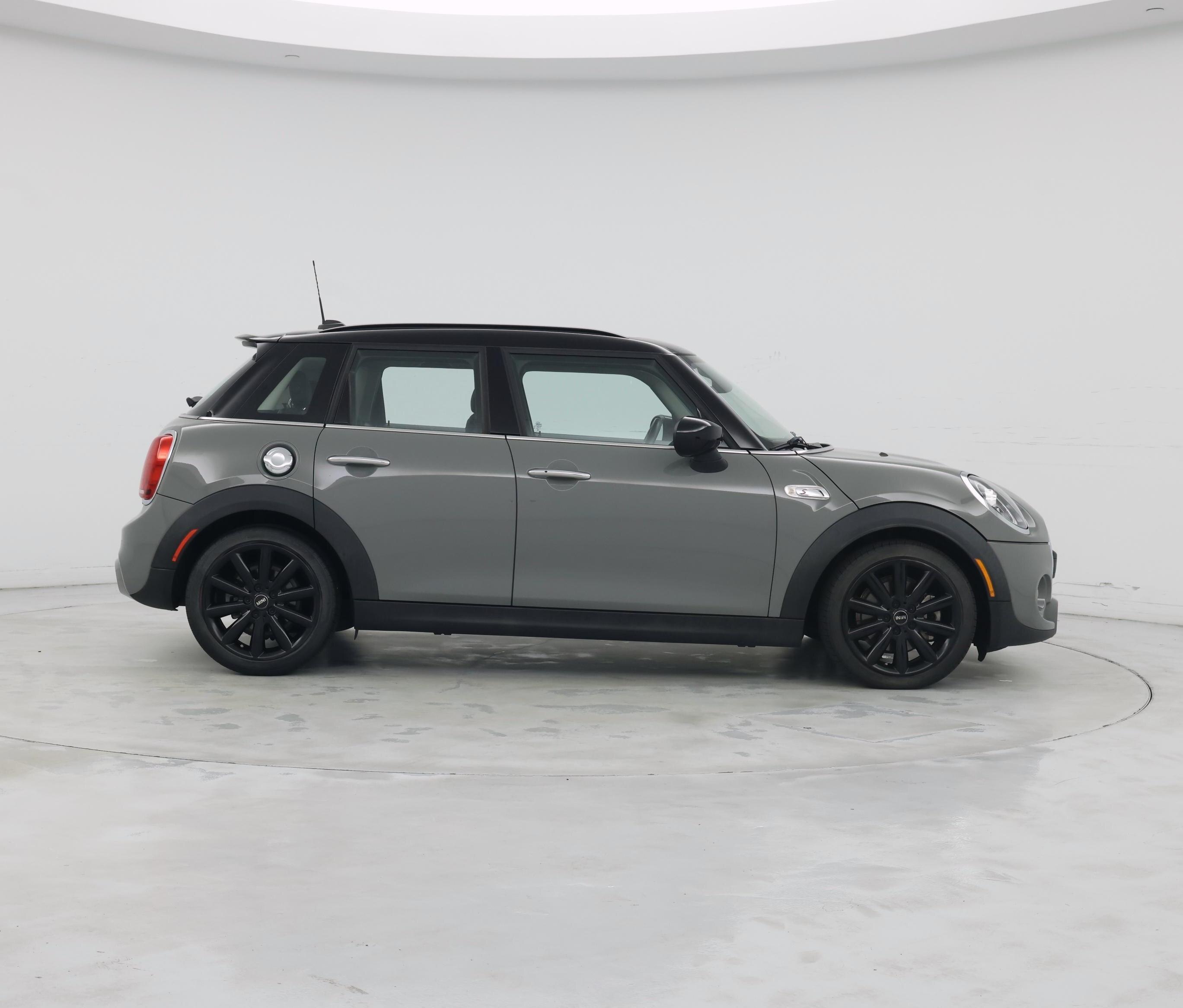 Thumbnail: 2021 MINI Cooper Hardtop - 7
