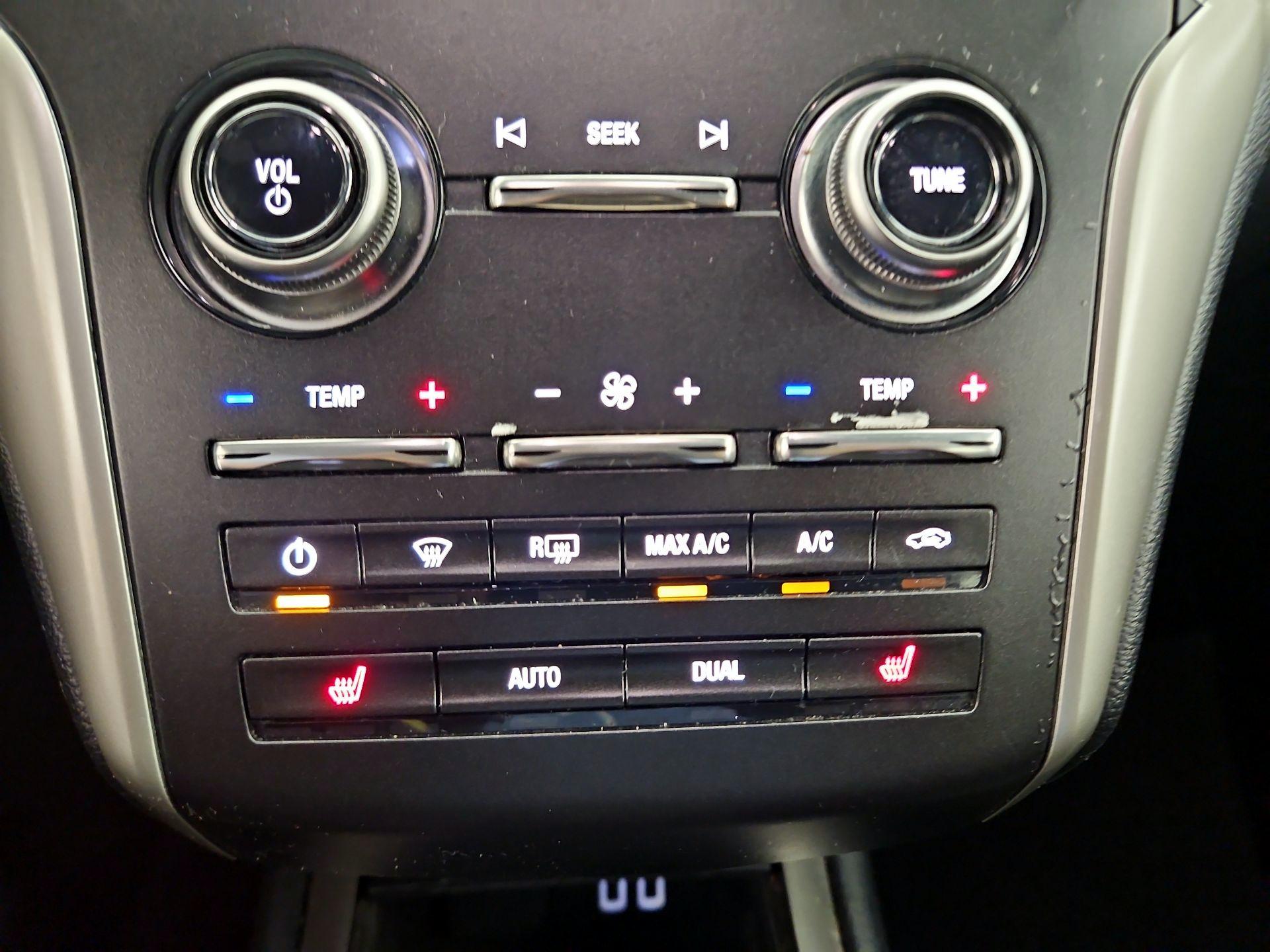 Thumbnail: 2018 Lincoln MKC - 16