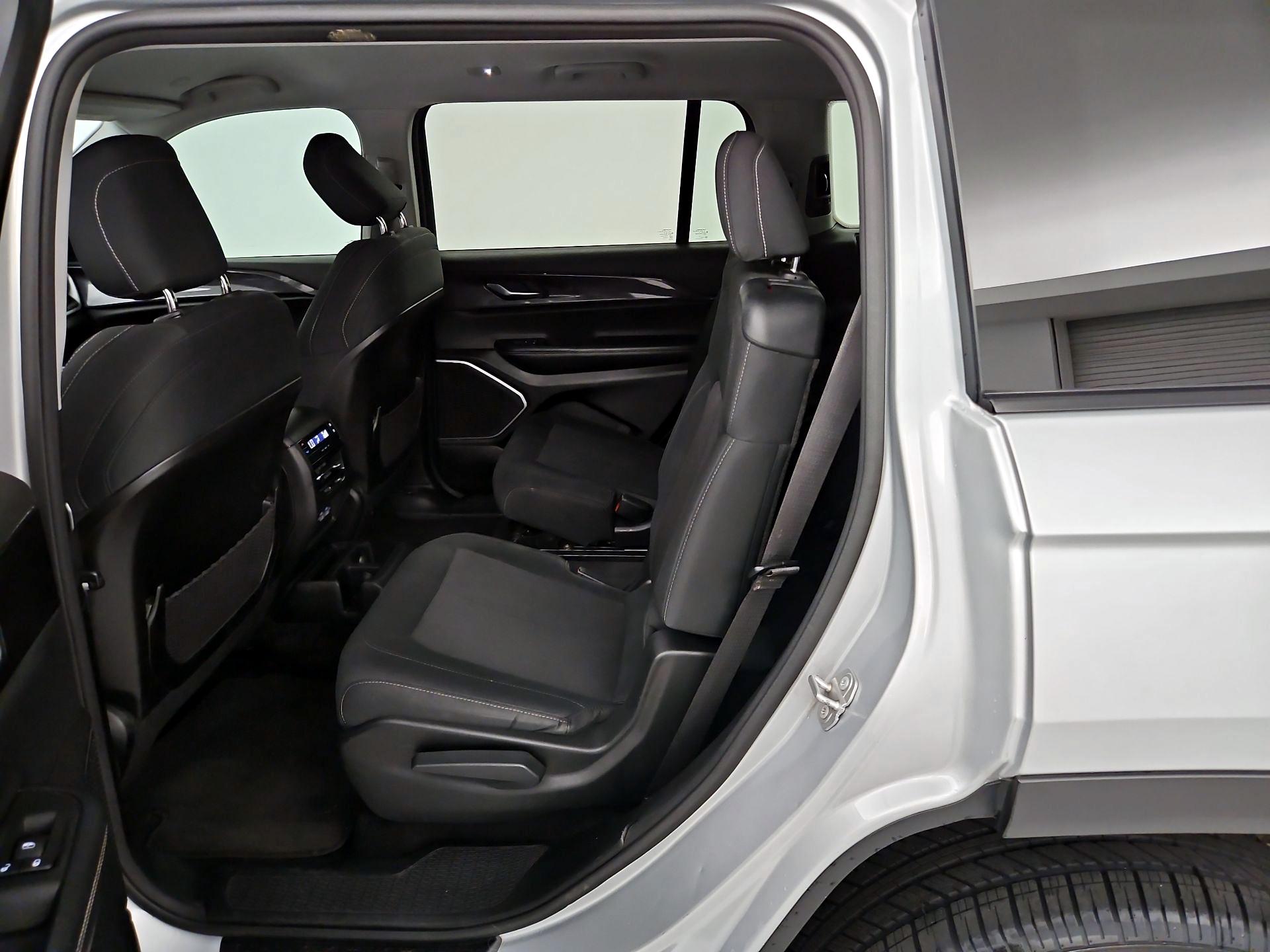 Thumbnail: 2021 Jeep Grand Cherokee L - 19