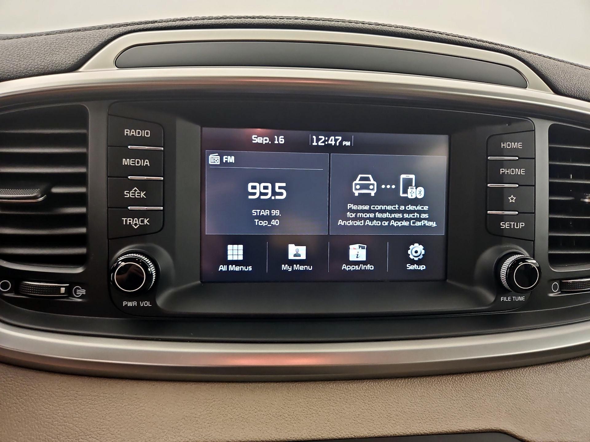 Thumbnail: 2020 Kia Sorento - 15