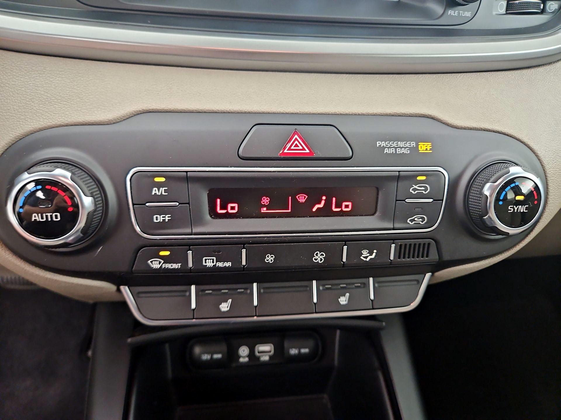 Thumbnail: 2020 Kia Sorento - 16