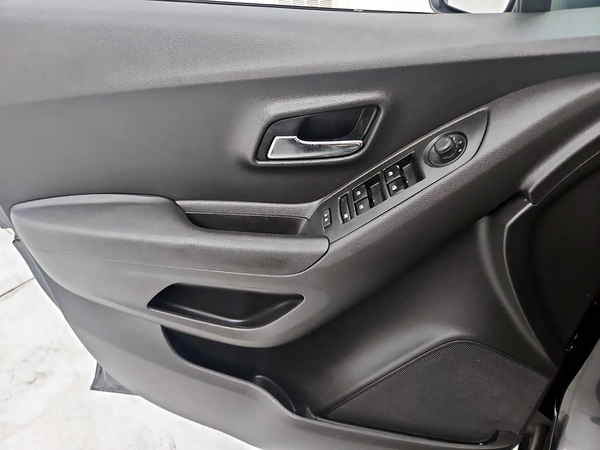 Thumbnail: 2020 Chevrolet Trax - 12