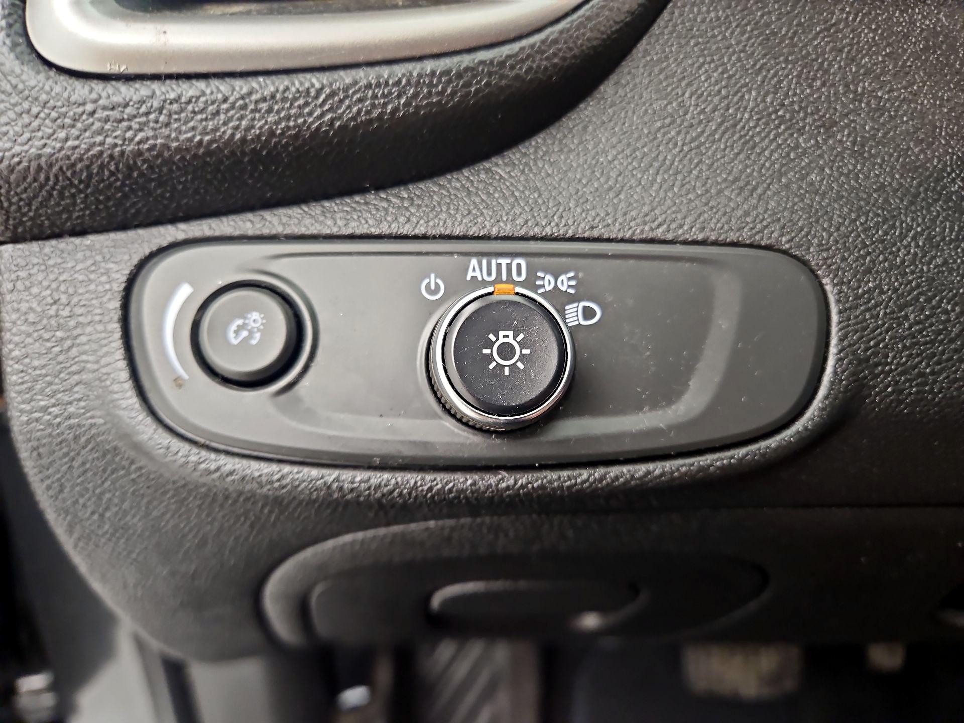 Thumbnail: 2020 Chevrolet Trax - 13