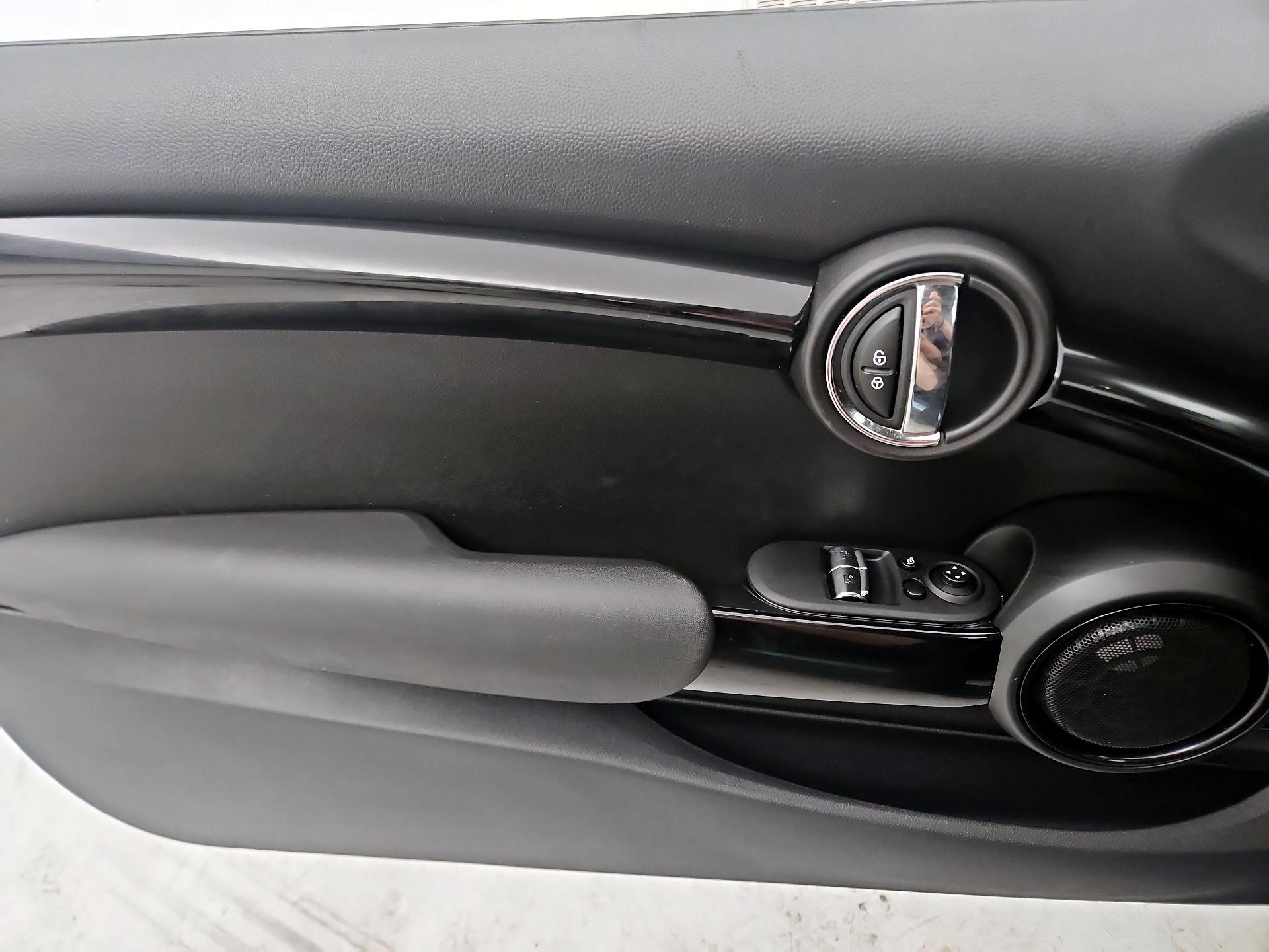 Thumbnail: 2019 MINI Cooper Hardtop - 12