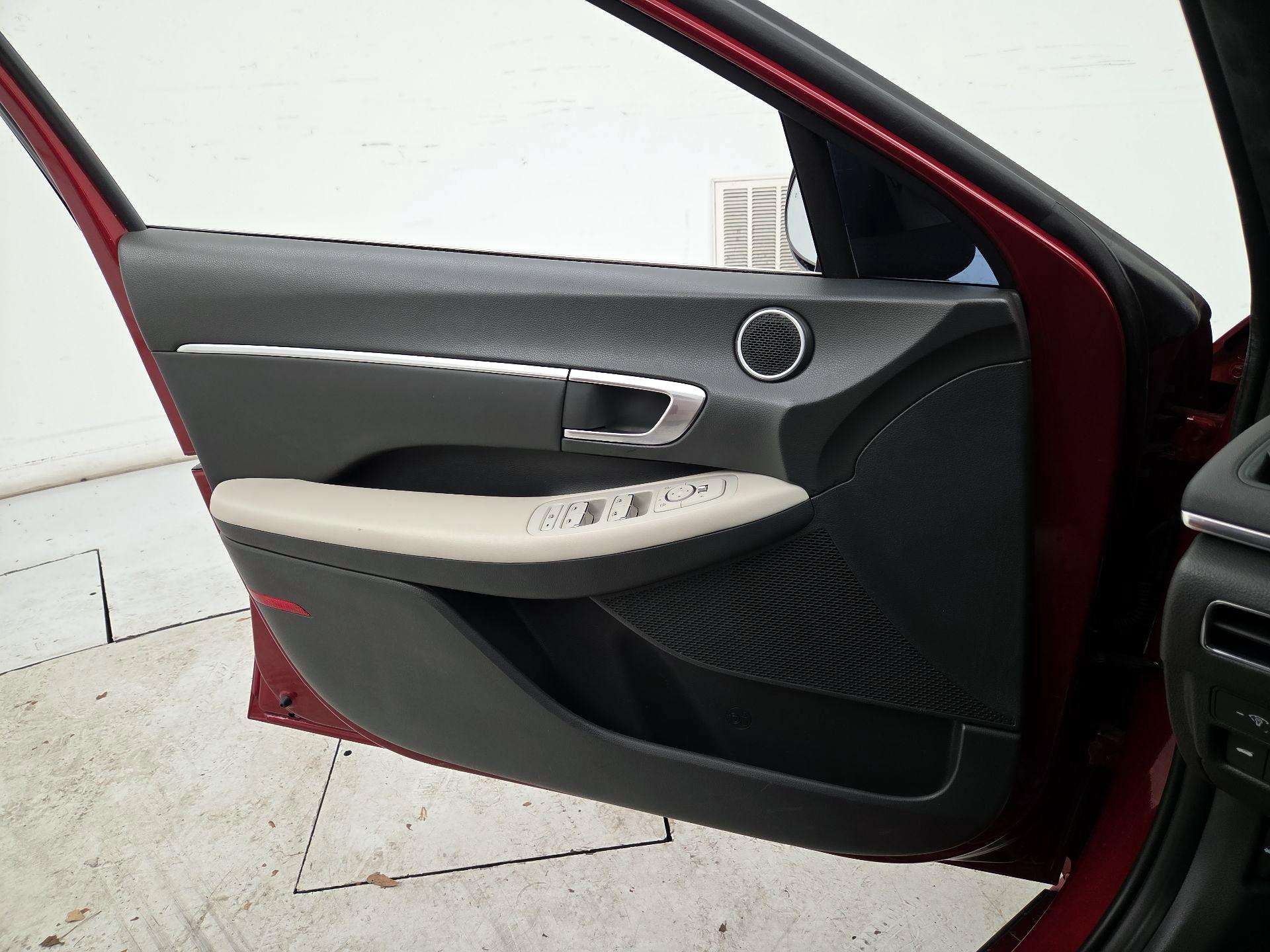 Thumbnail: 2023 Hyundai Sonata - 12