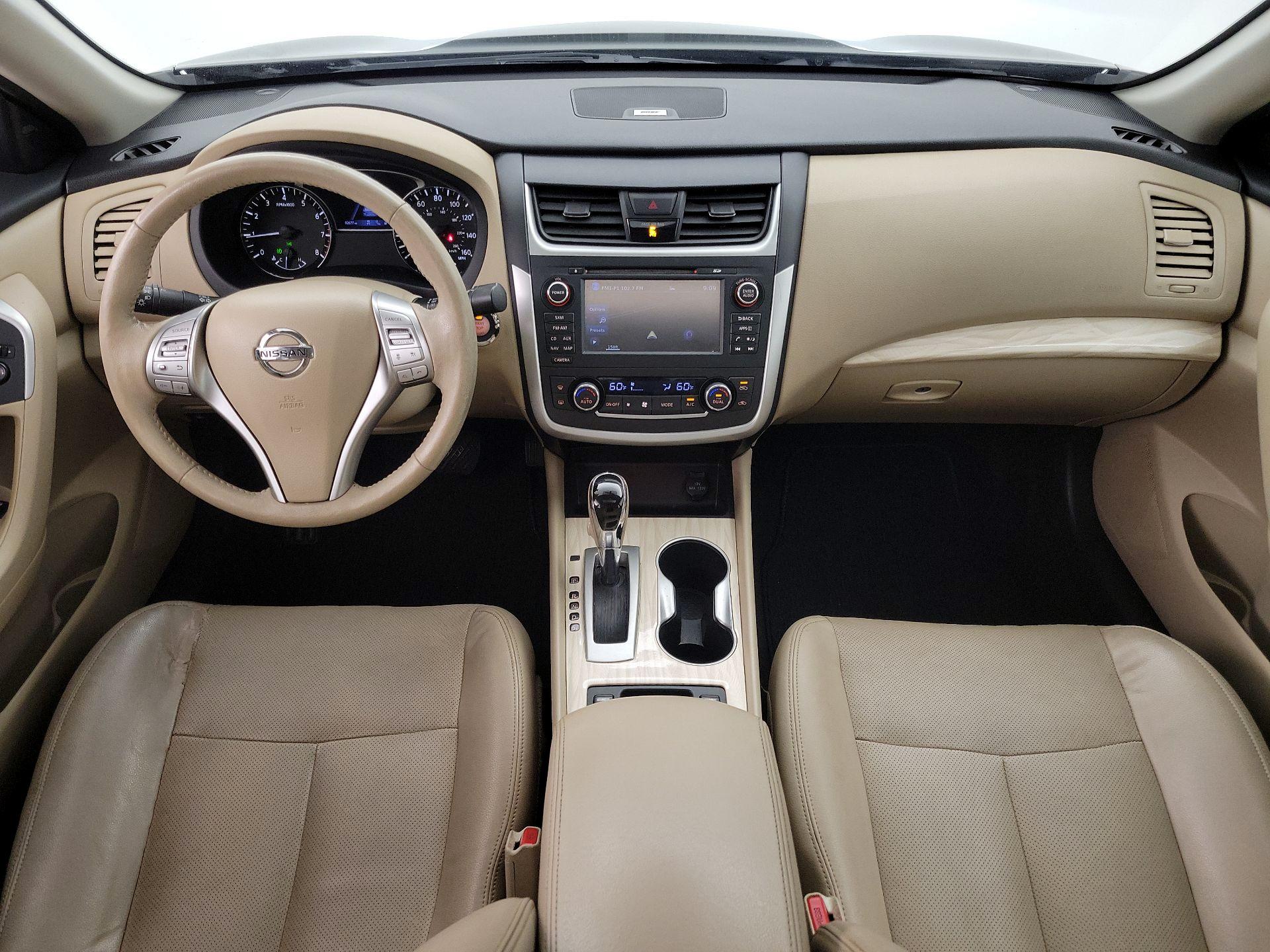 Thumbnail: 2016 Nissan Altima - 9