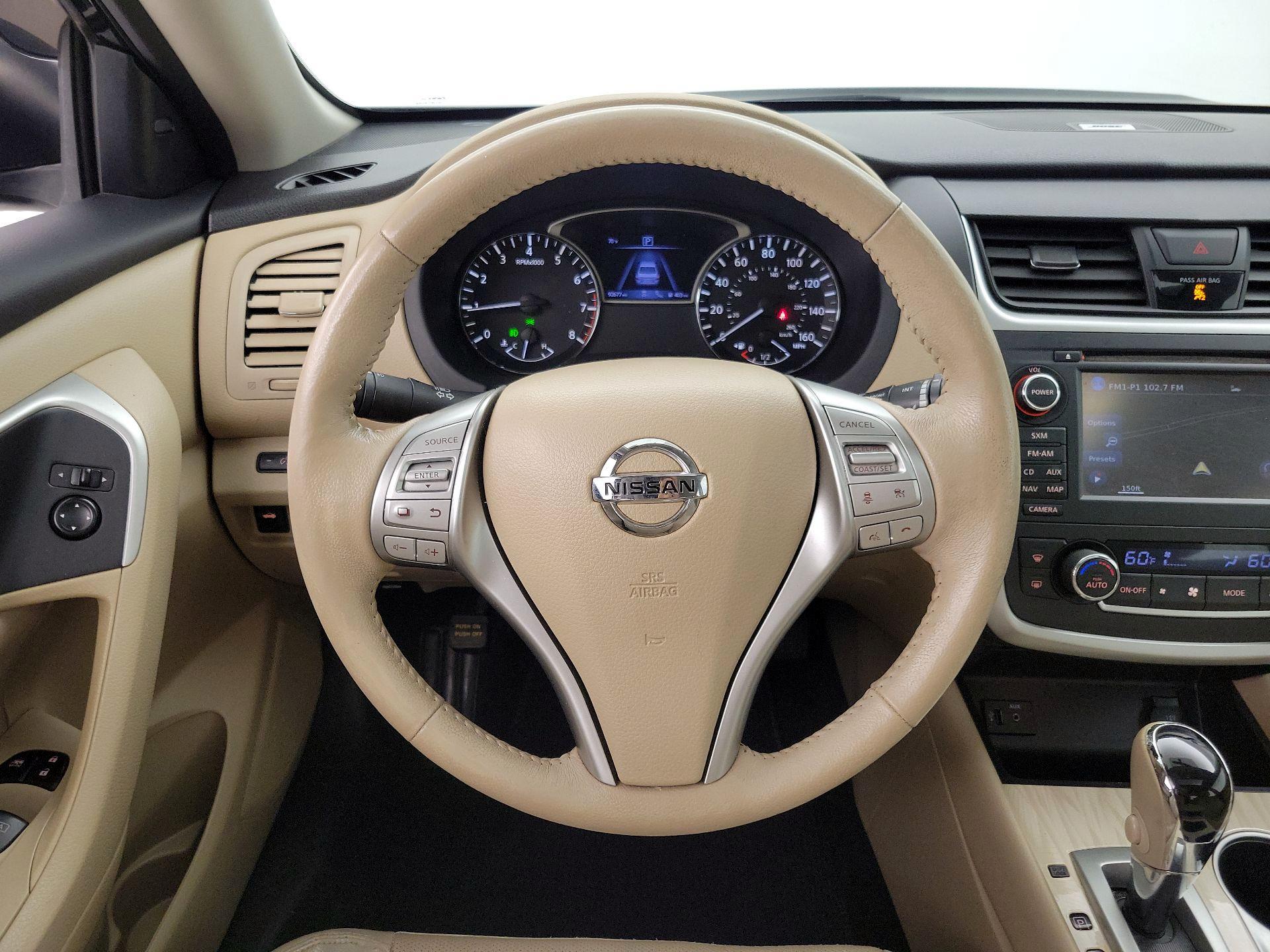 Thumbnail: 2016 Nissan Altima - 10