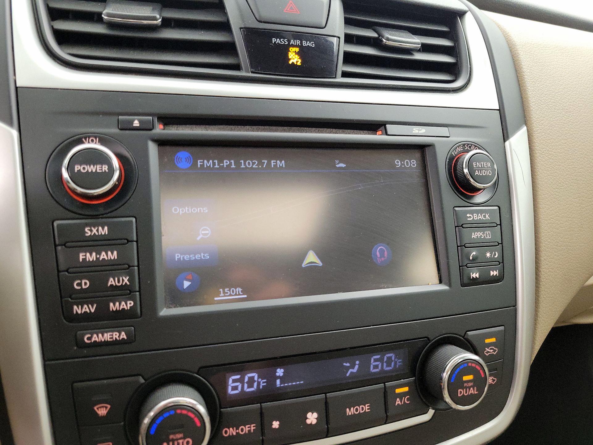 Thumbnail: 2016 Nissan Altima - 14
