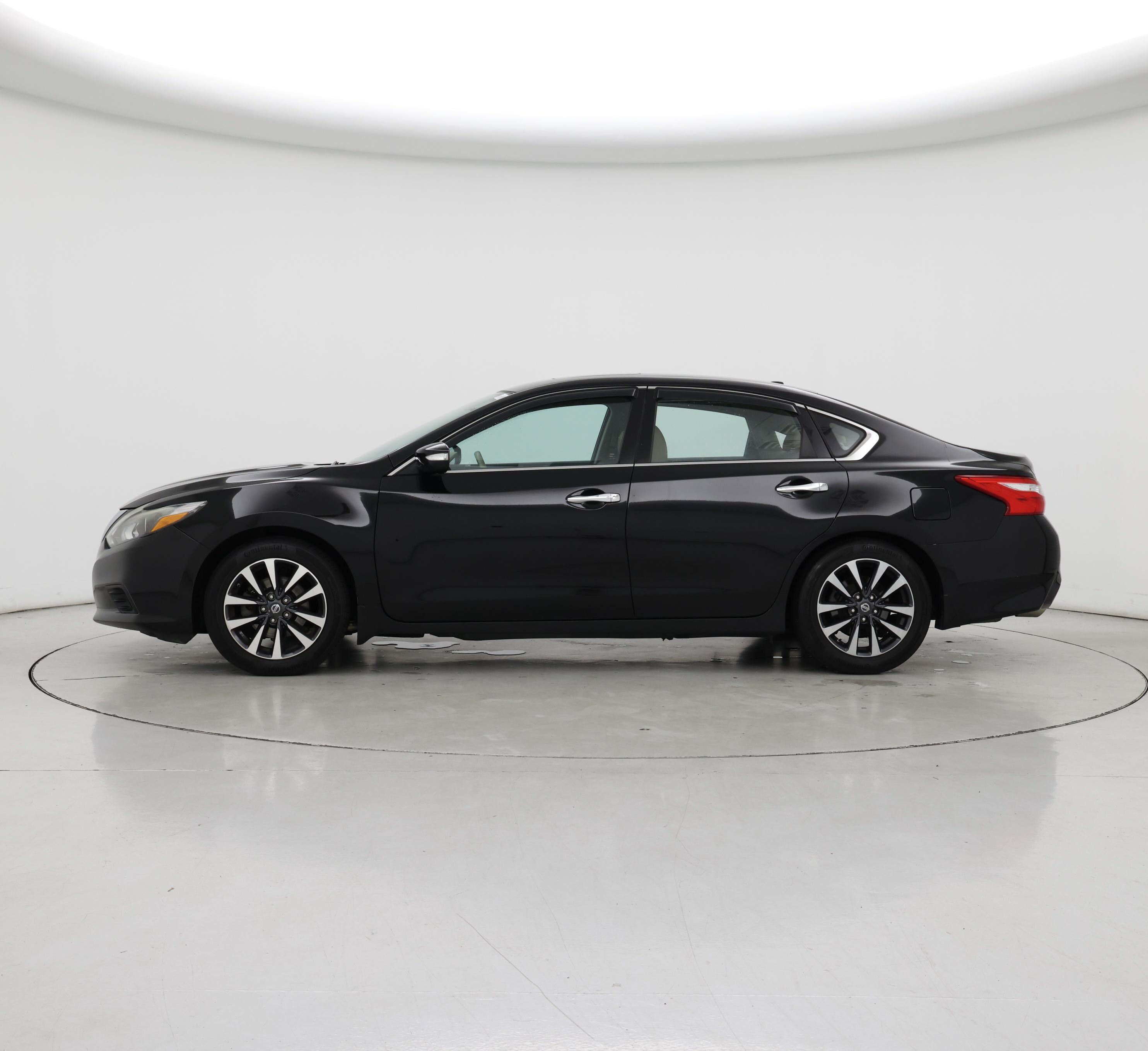 Thumbnail: 2016 Nissan Altima - 3