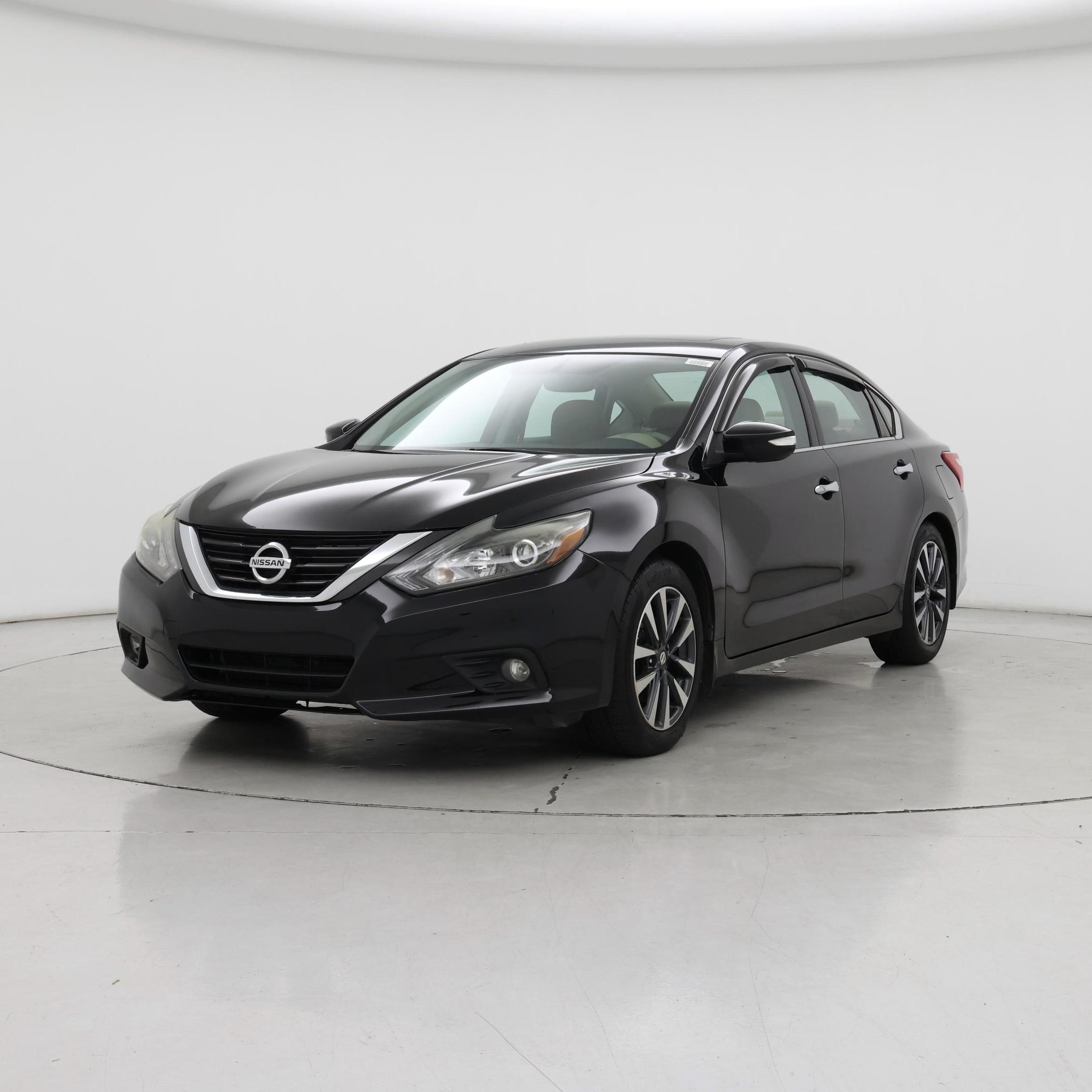 Thumbnail: 2016 Nissan Altima - 4