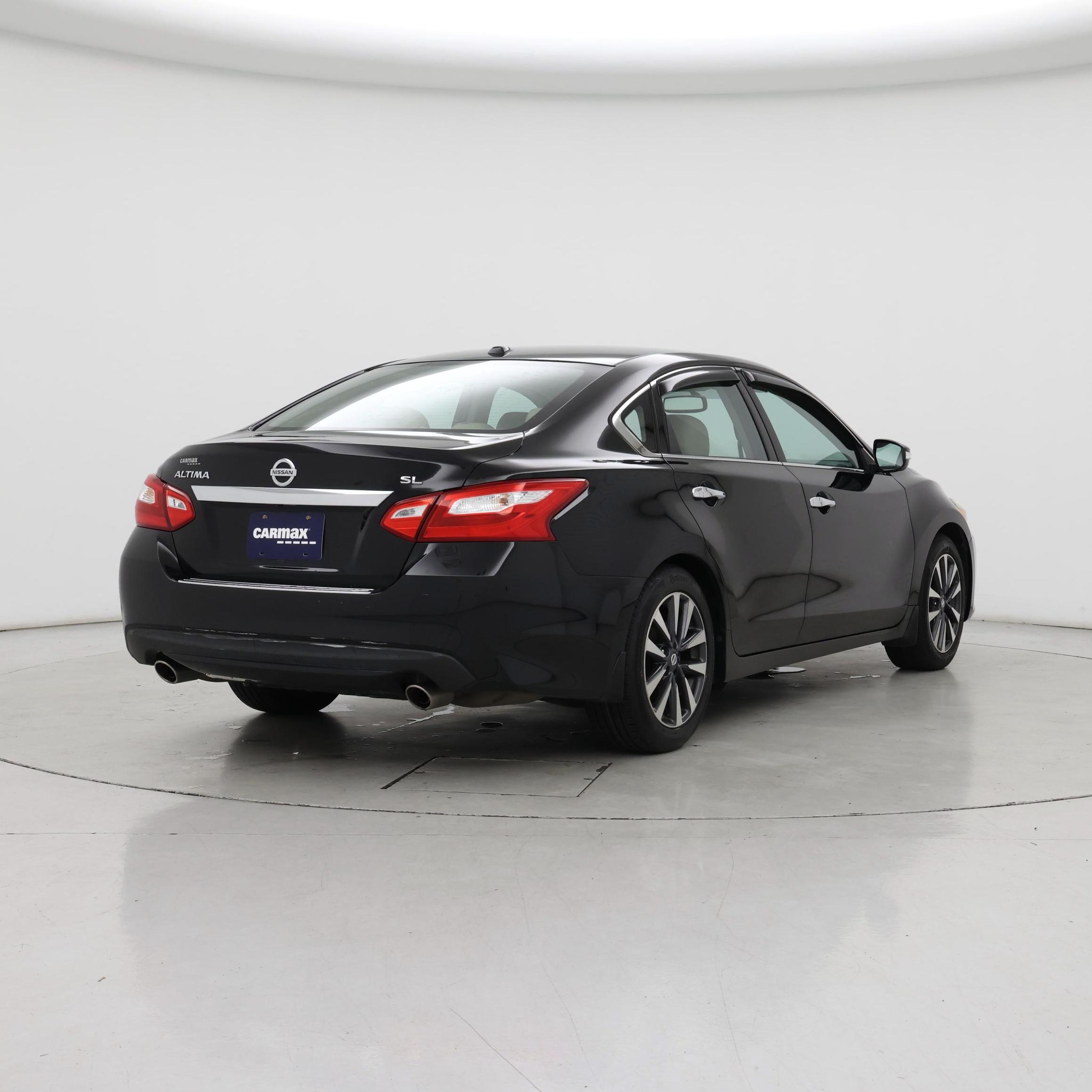 Thumbnail: 2016 Nissan Altima - 8