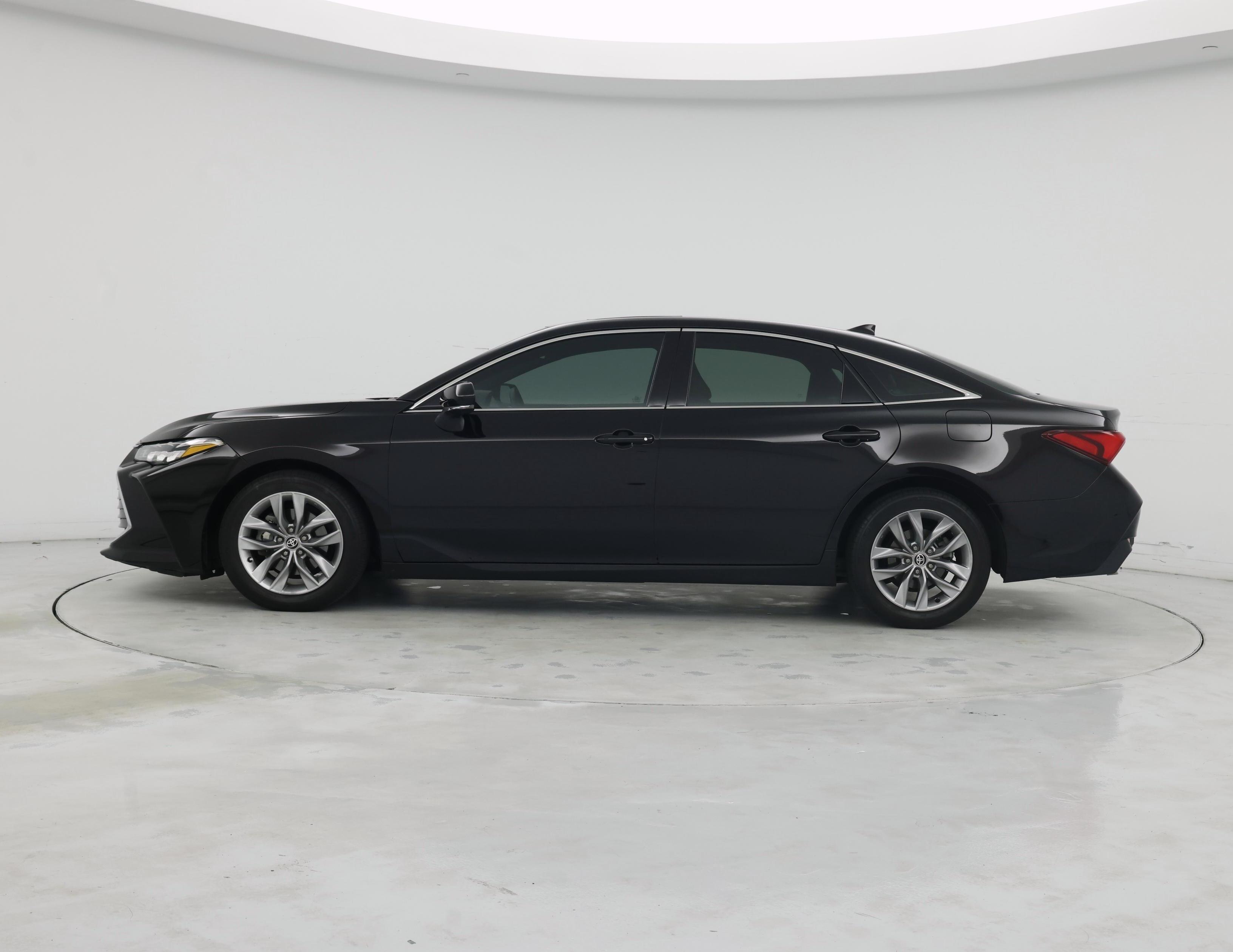 Thumbnail: 2022 Toyota Avalon - 3