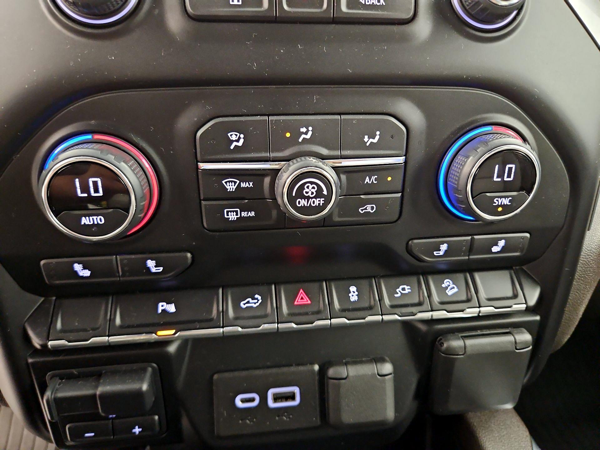 Thumbnail: 2021 Chevrolet Silverado 1500 - 16