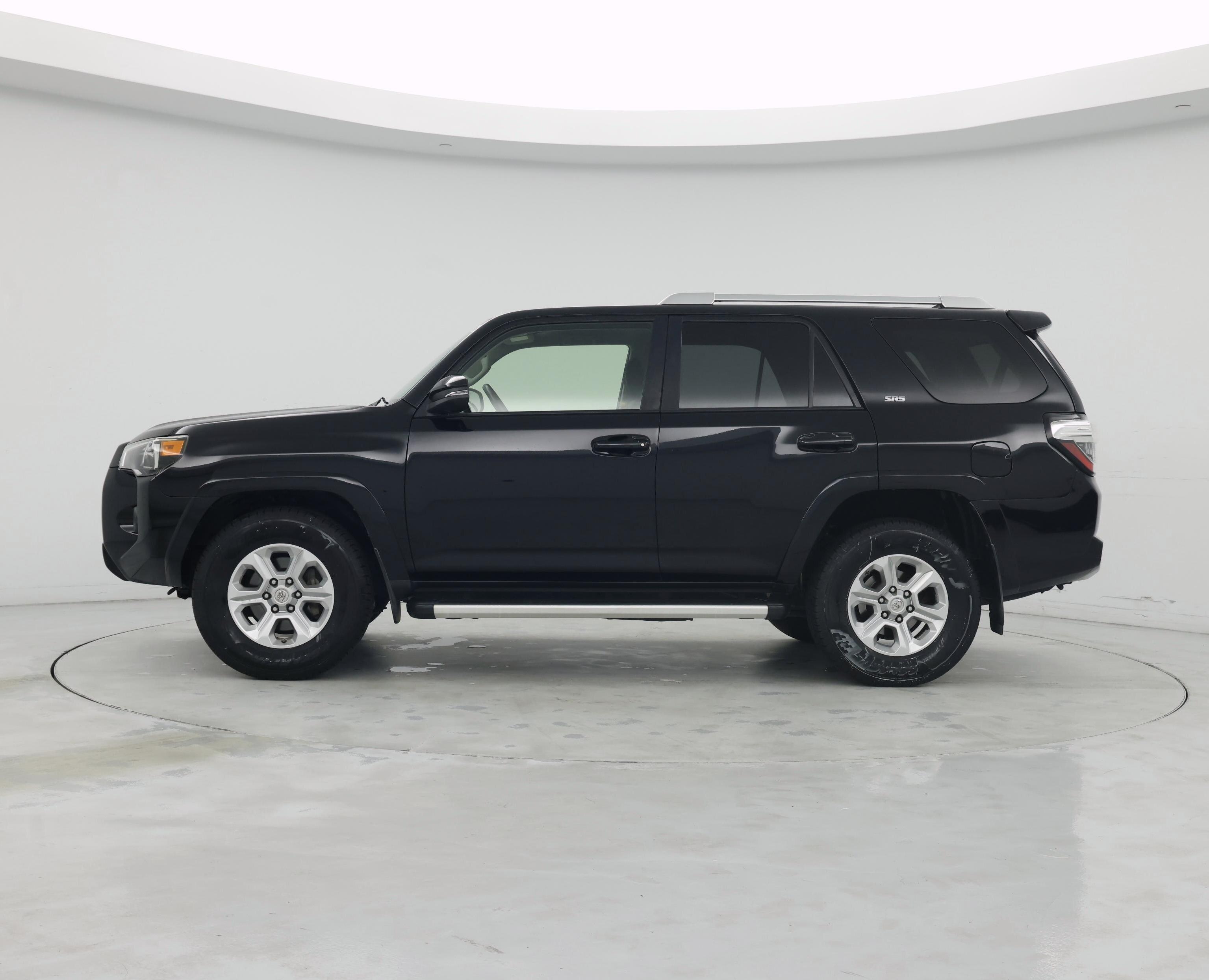 Thumbnail: 2017 Toyota 4Runner - 3