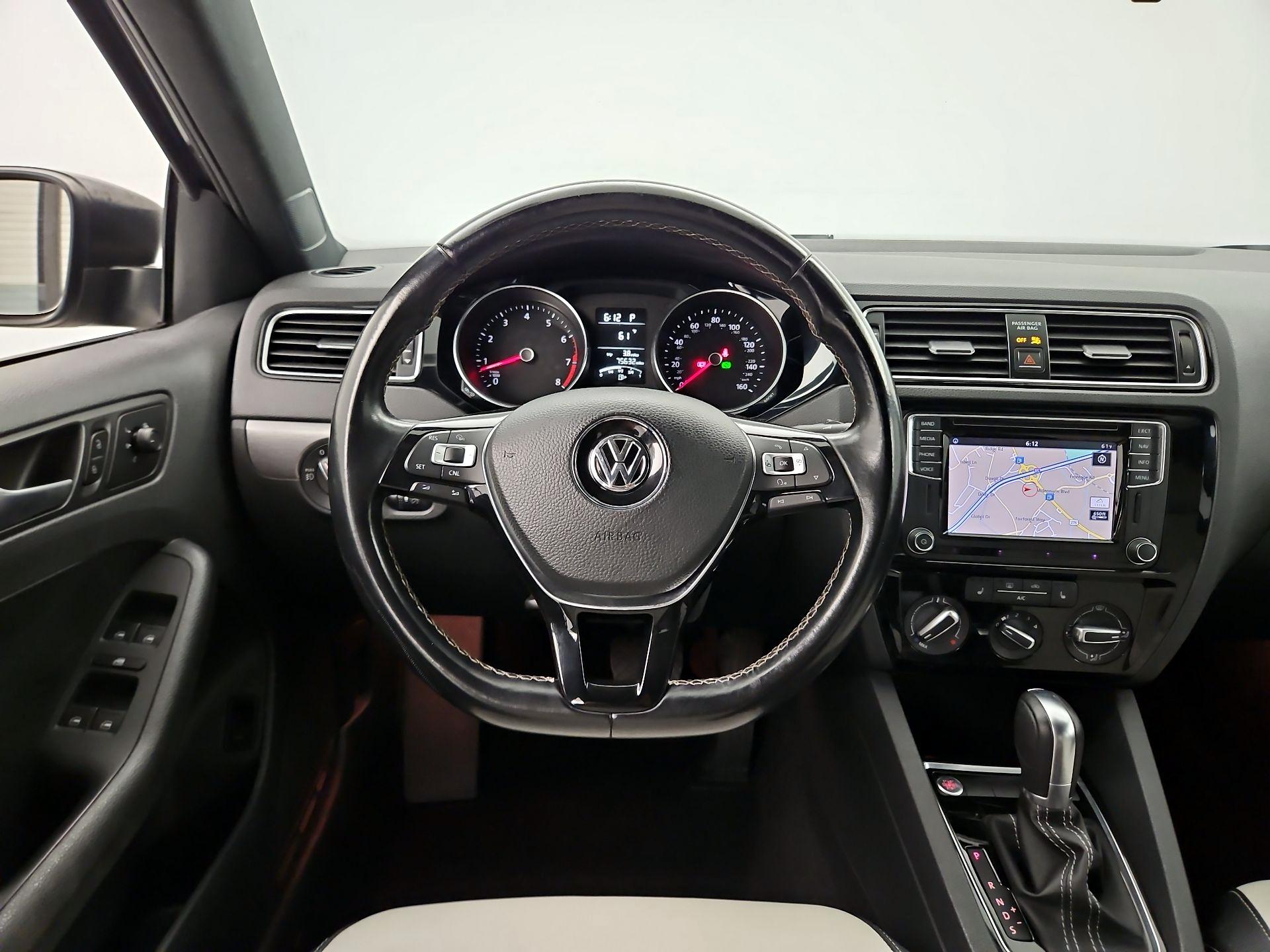 Thumbnail: 2017 Volkswagen Jetta - 10