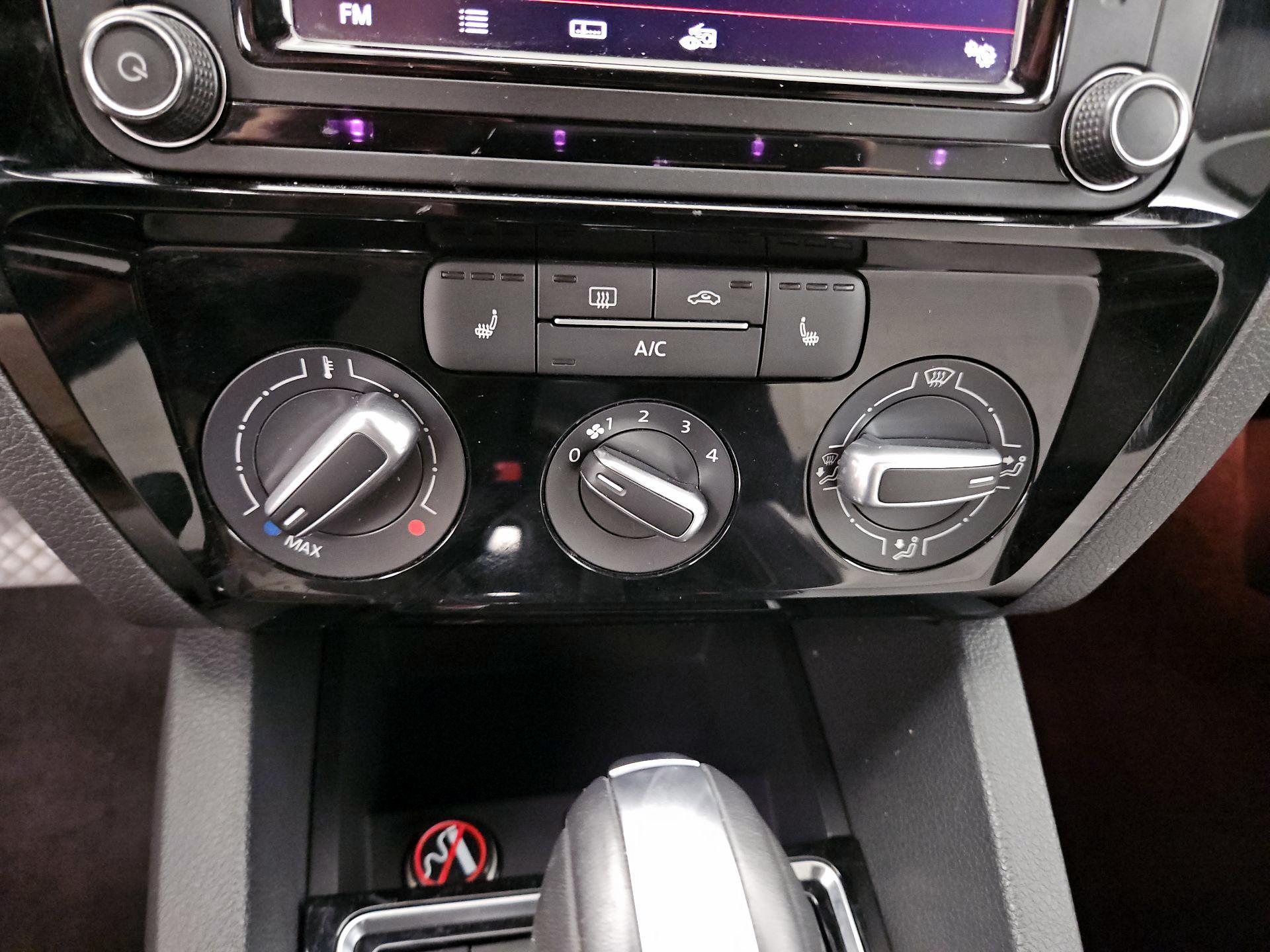 Thumbnail: 2017 Volkswagen Jetta - 17