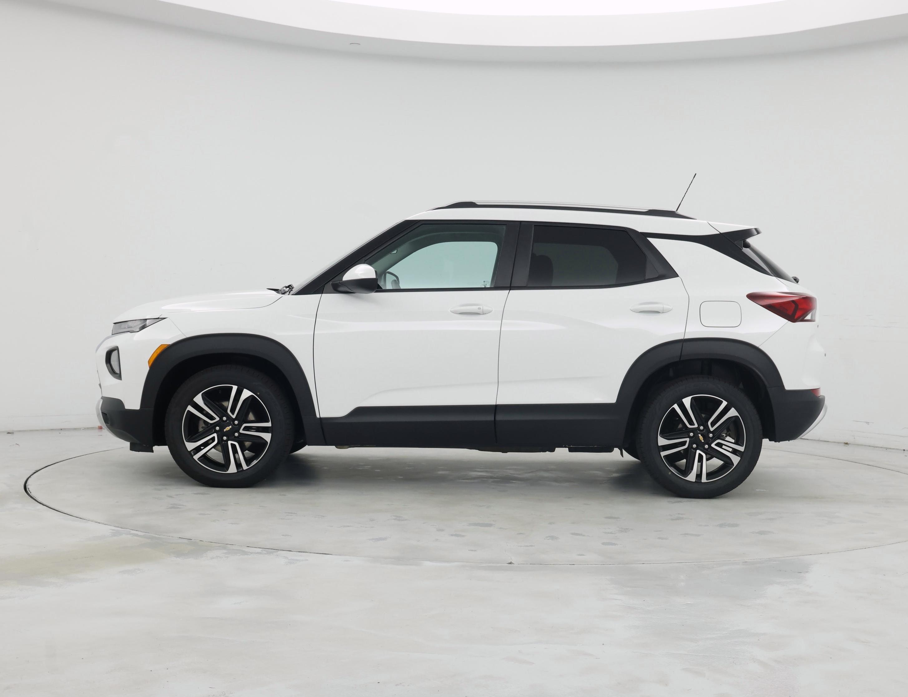 Thumbnail: 2022 Chevrolet TrailBlazer - 3