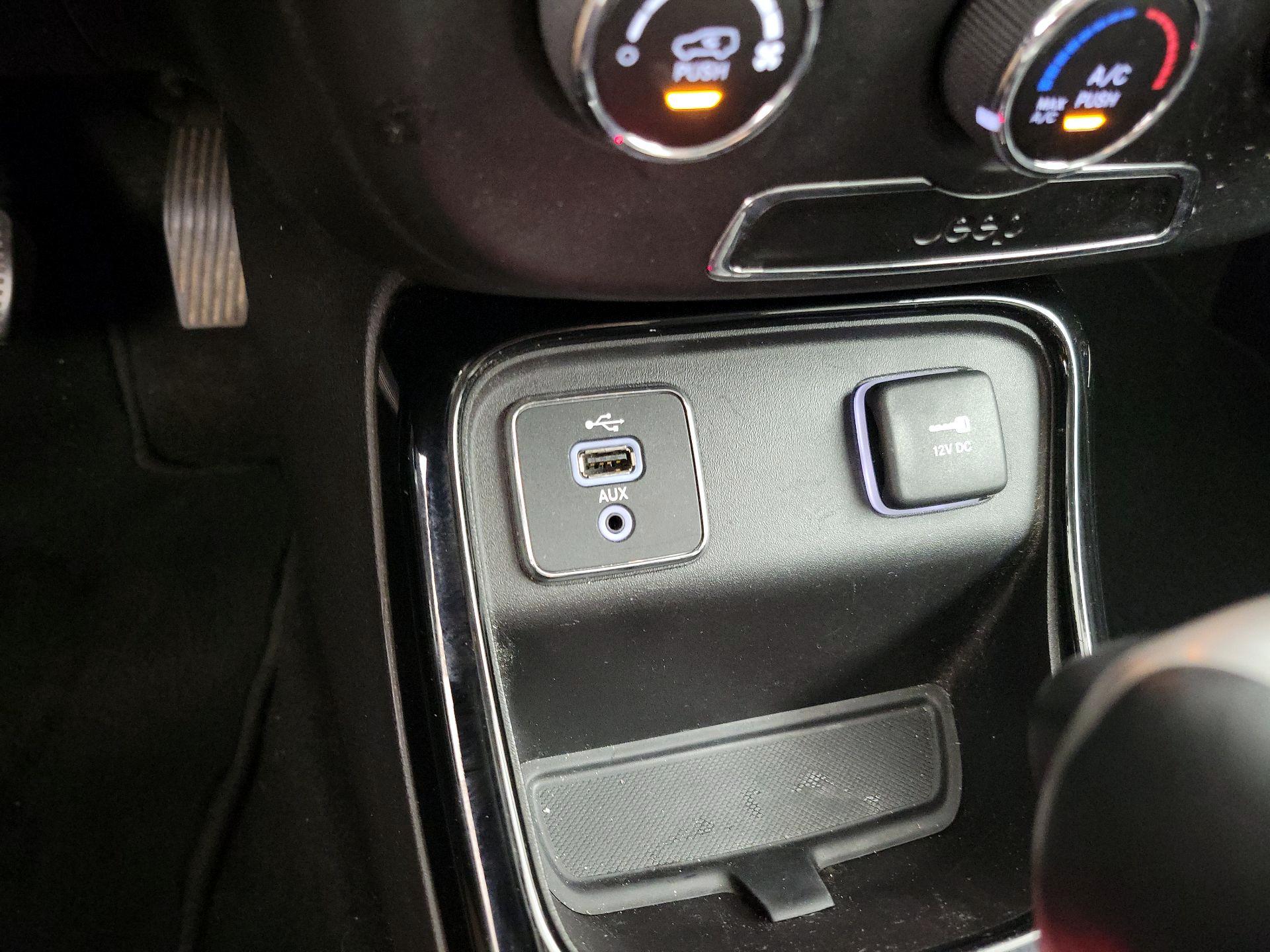 Thumbnail: 2018 Jeep Compass - 18