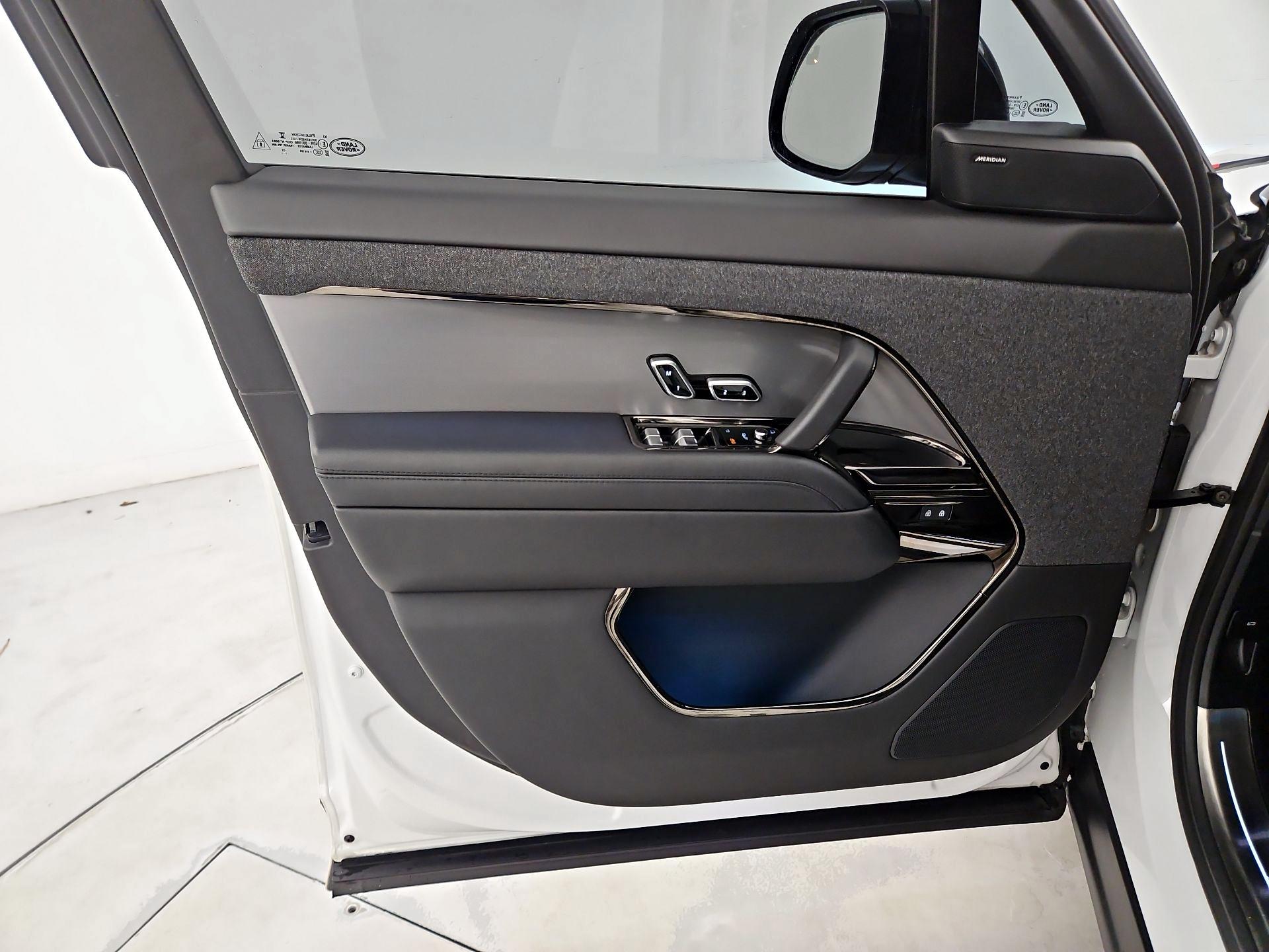 Thumbnail: 2023 Land Rover Range Rover Sport - 12