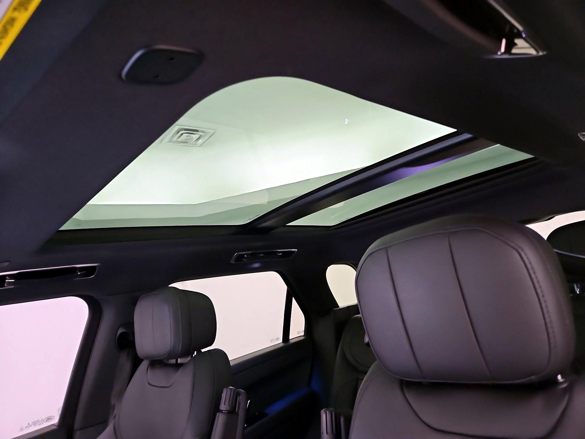 Thumbnail: 2023 Land Rover Range Rover Sport - 20