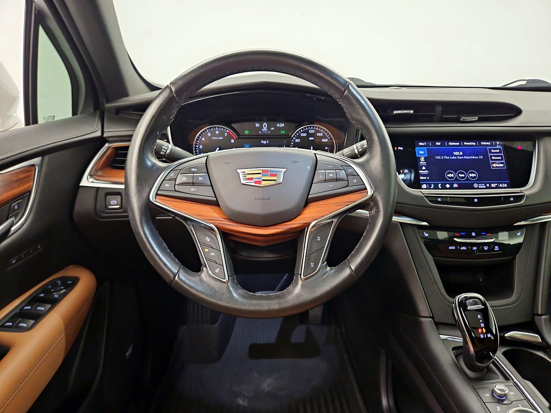 Thumbnail: 2021 Cadillac XT5 - 10