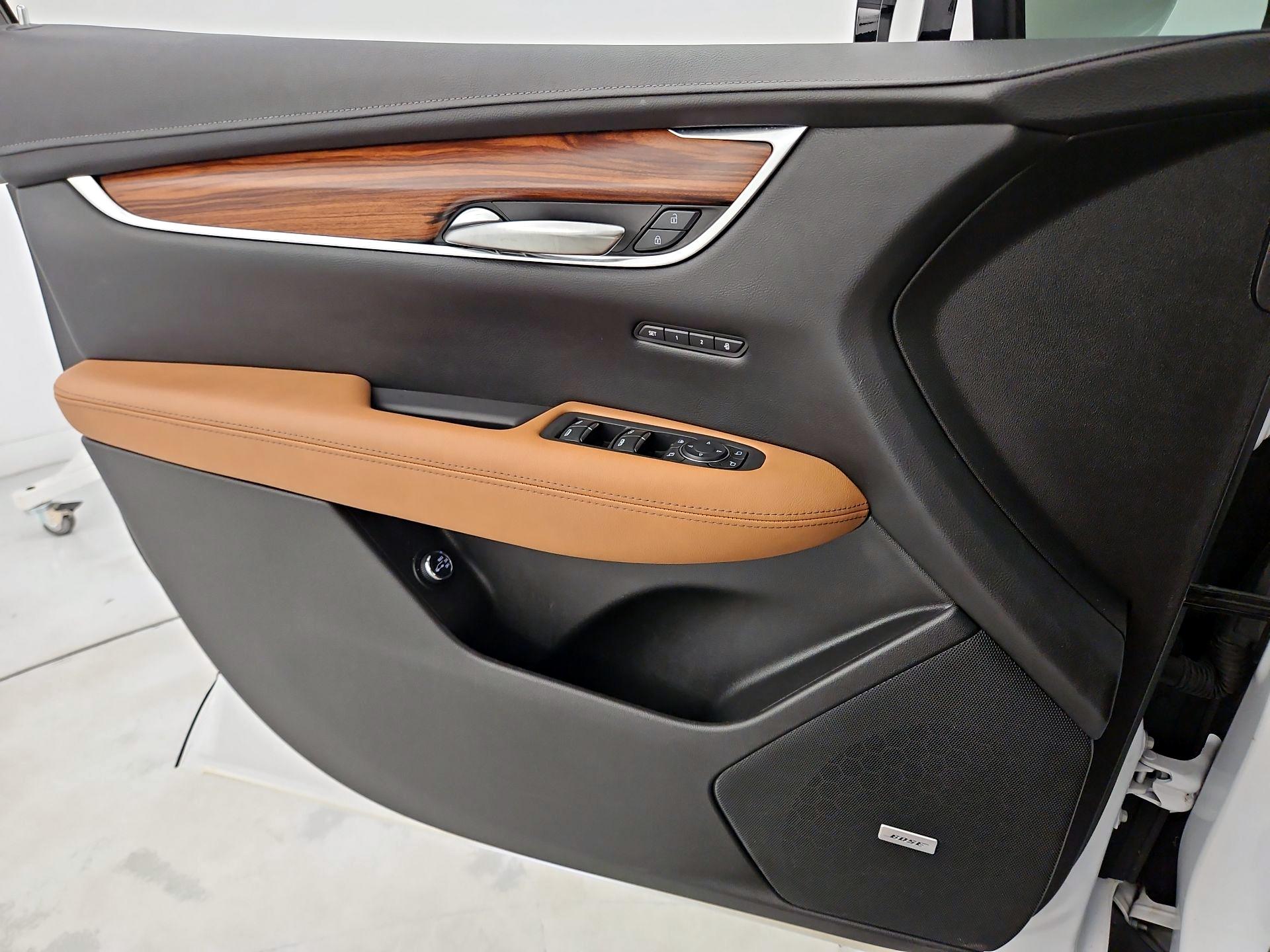 Thumbnail: 2021 Cadillac XT5 - 12