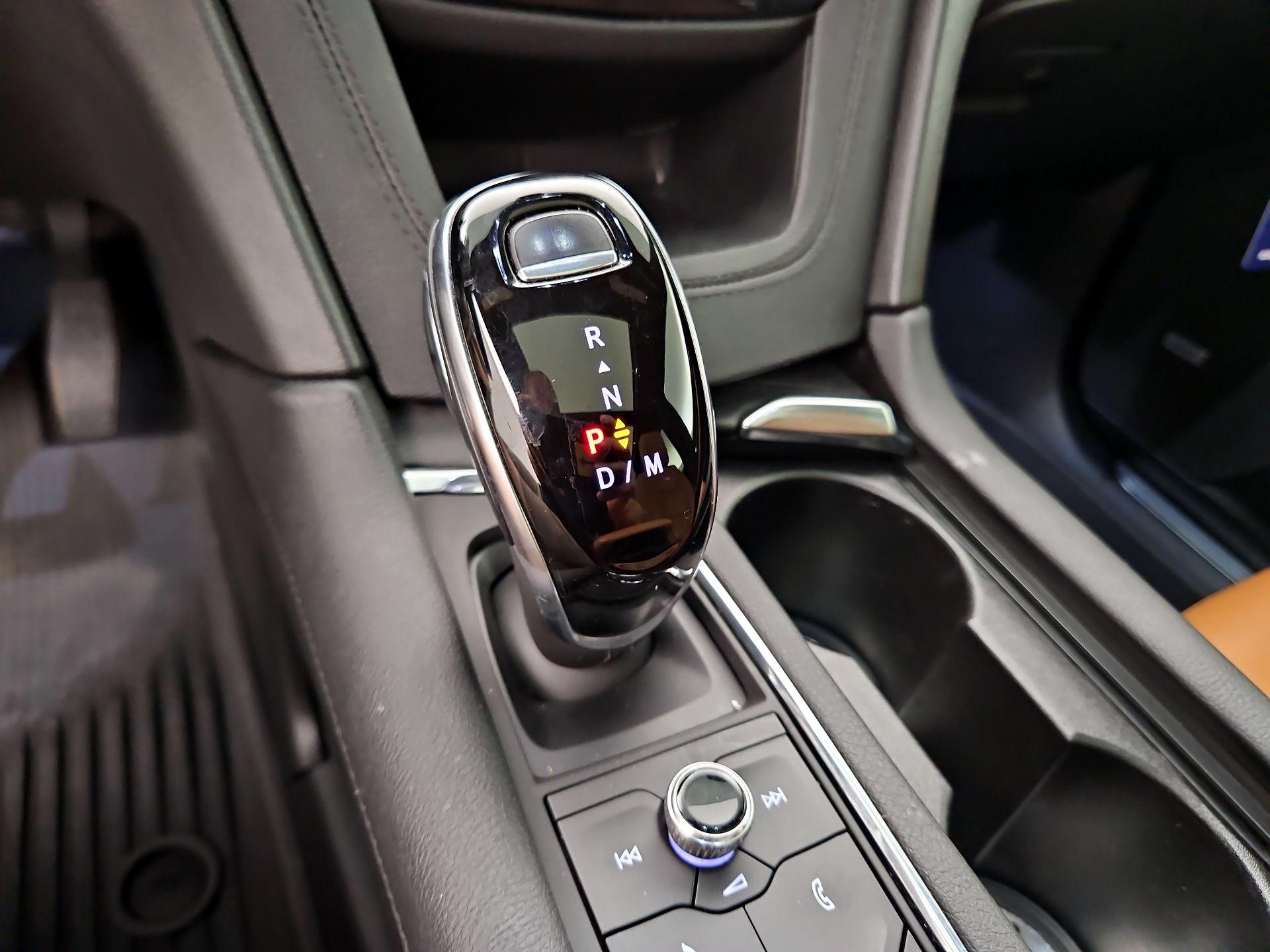Thumbnail: 2021 Cadillac XT5 - 17