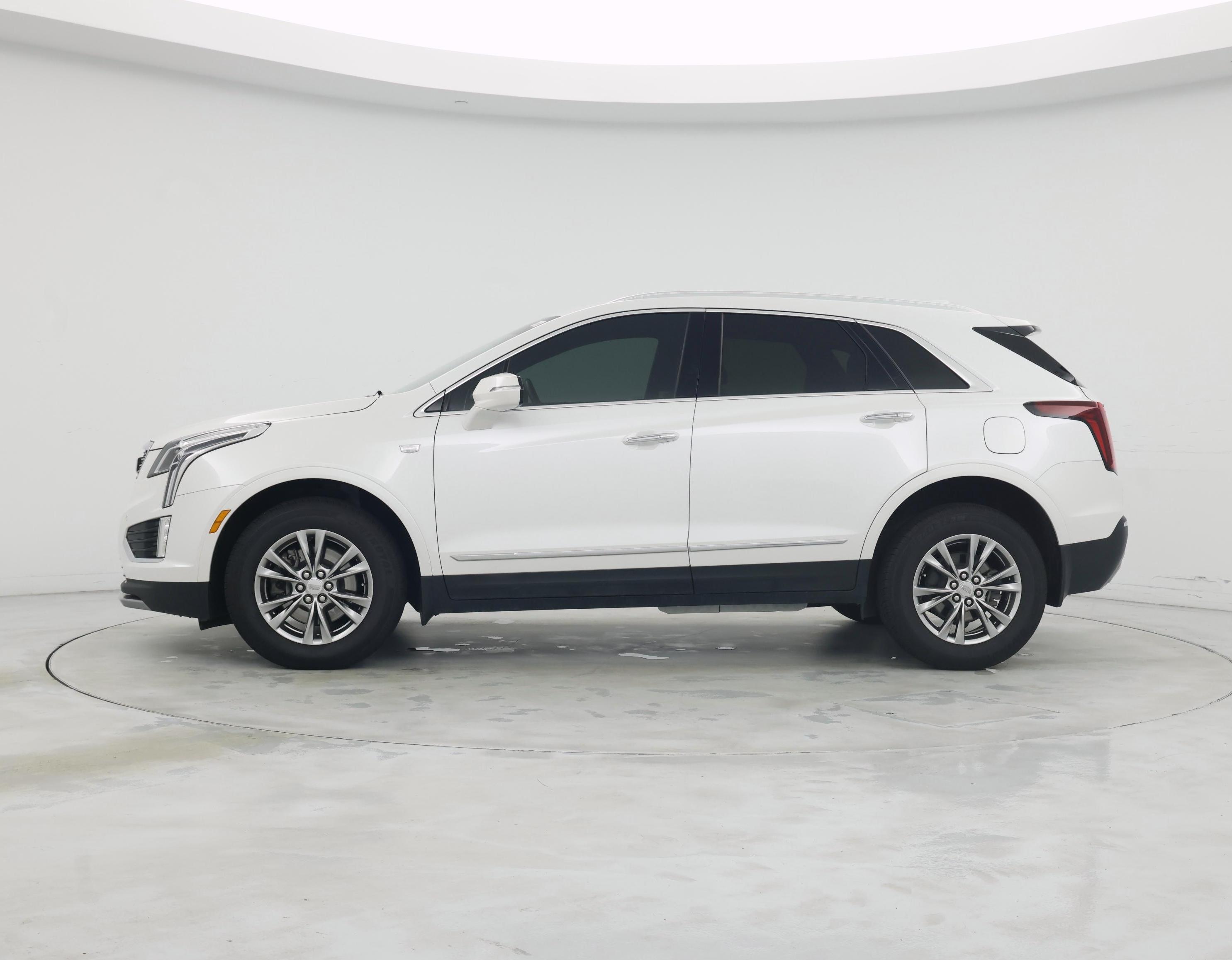 Thumbnail: 2021 Cadillac XT5 - 3