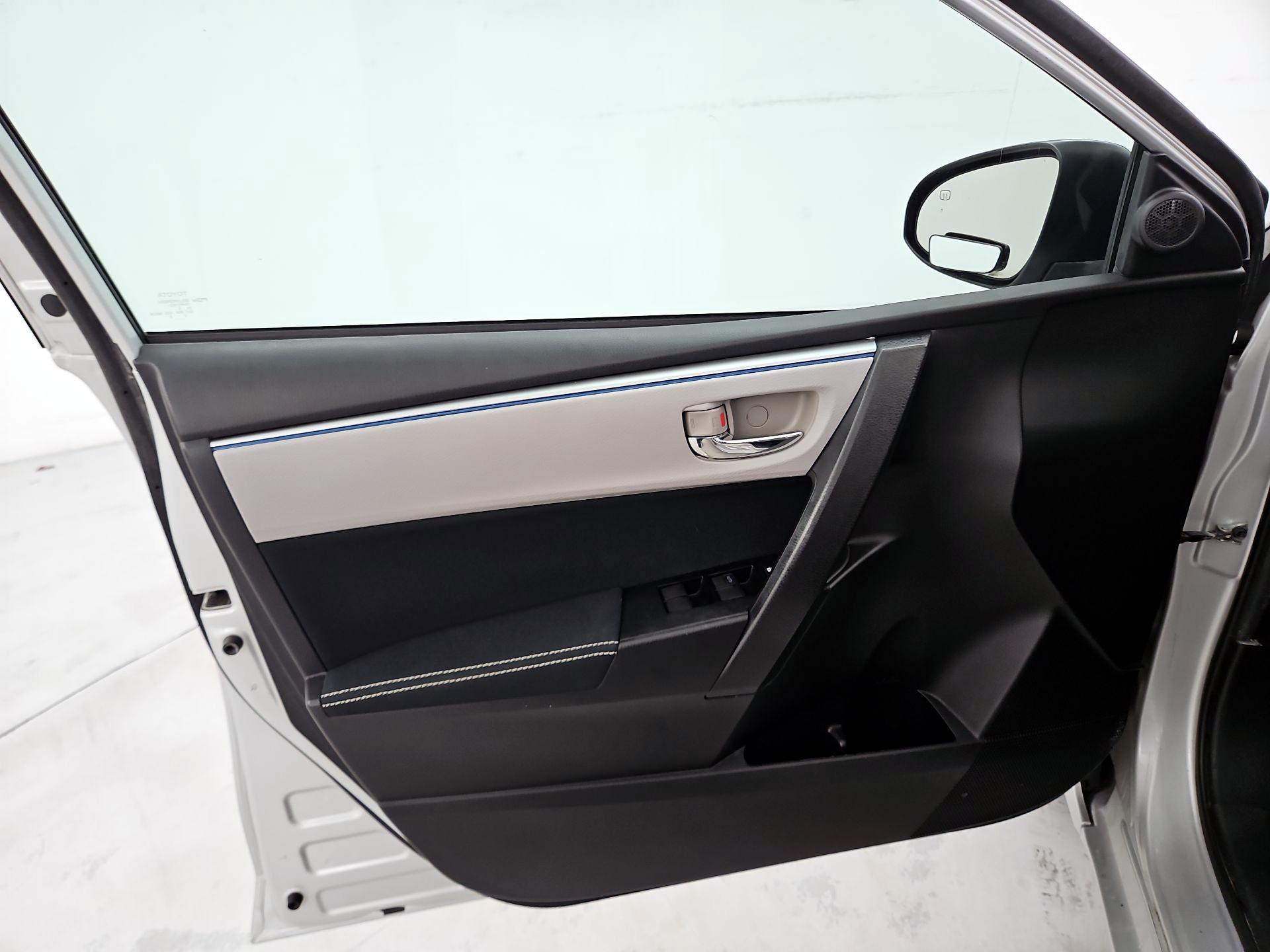 Thumbnail: 2016 Toyota Corolla - 12