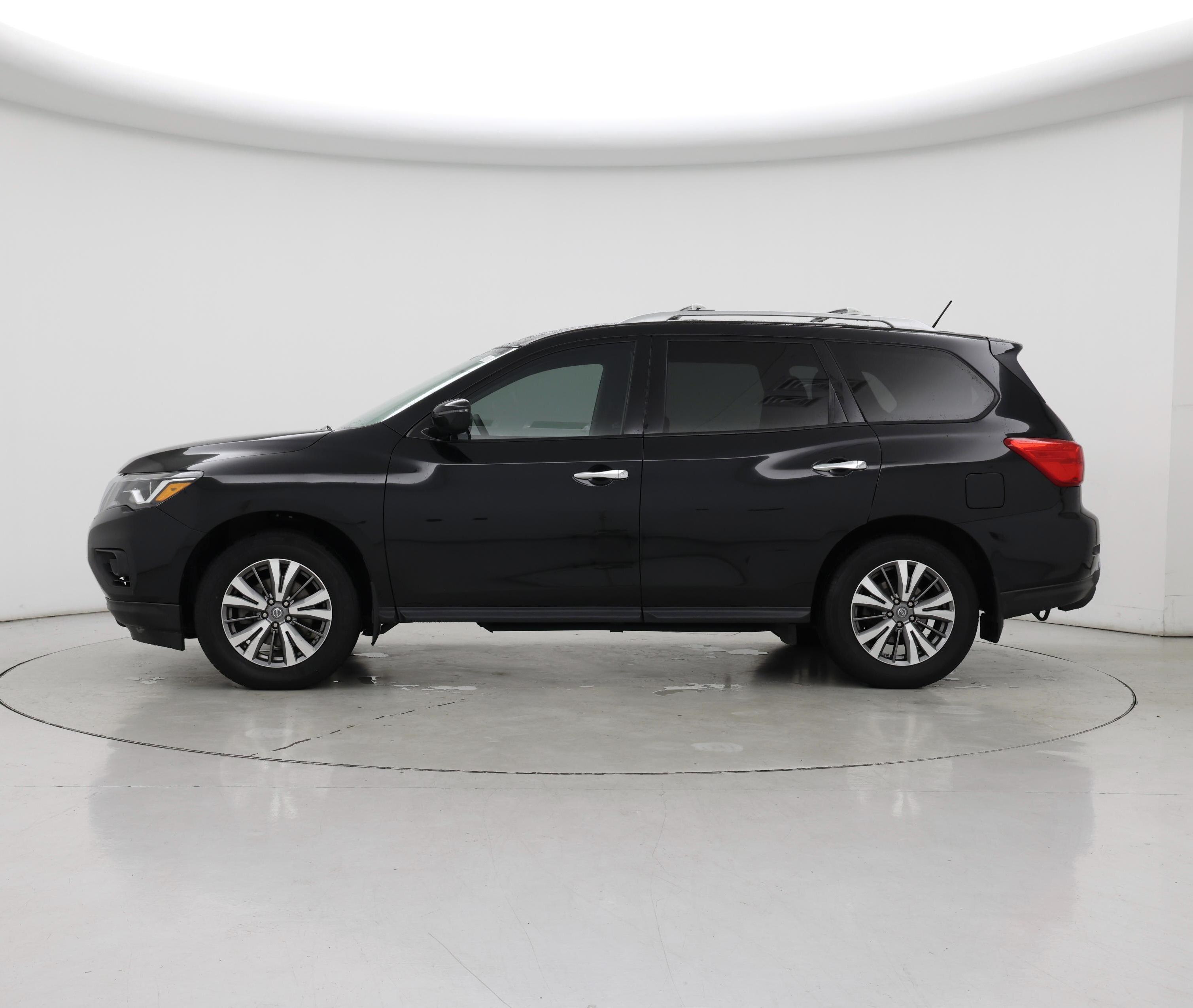 Thumbnail: 2018 Nissan Pathfinder - 3