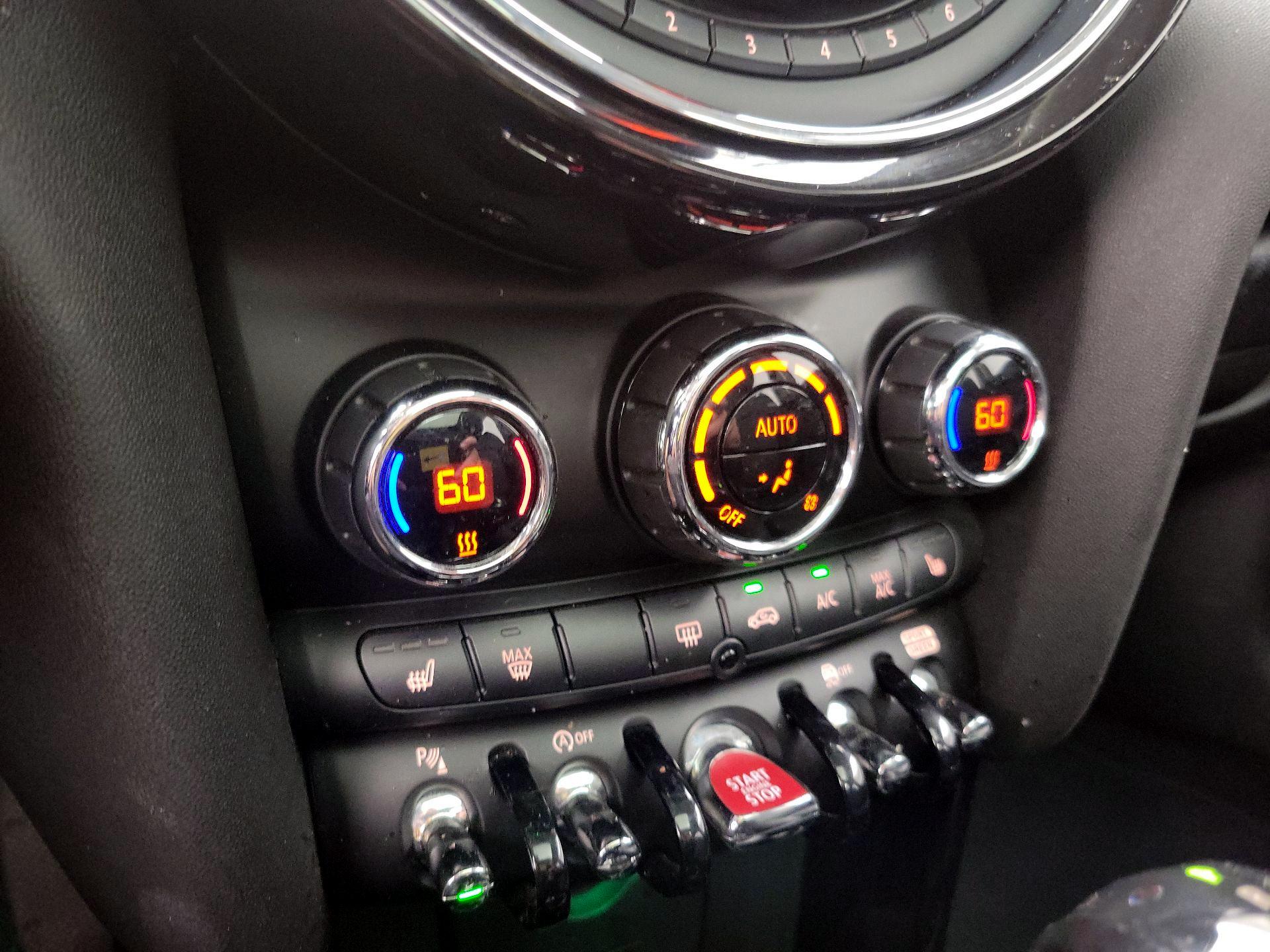 Thumbnail: 2018 MINI Cooper Hardtop - 17