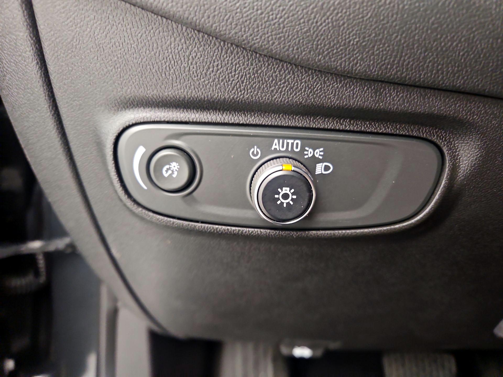Thumbnail: 2020 Chevrolet Equinox - 13