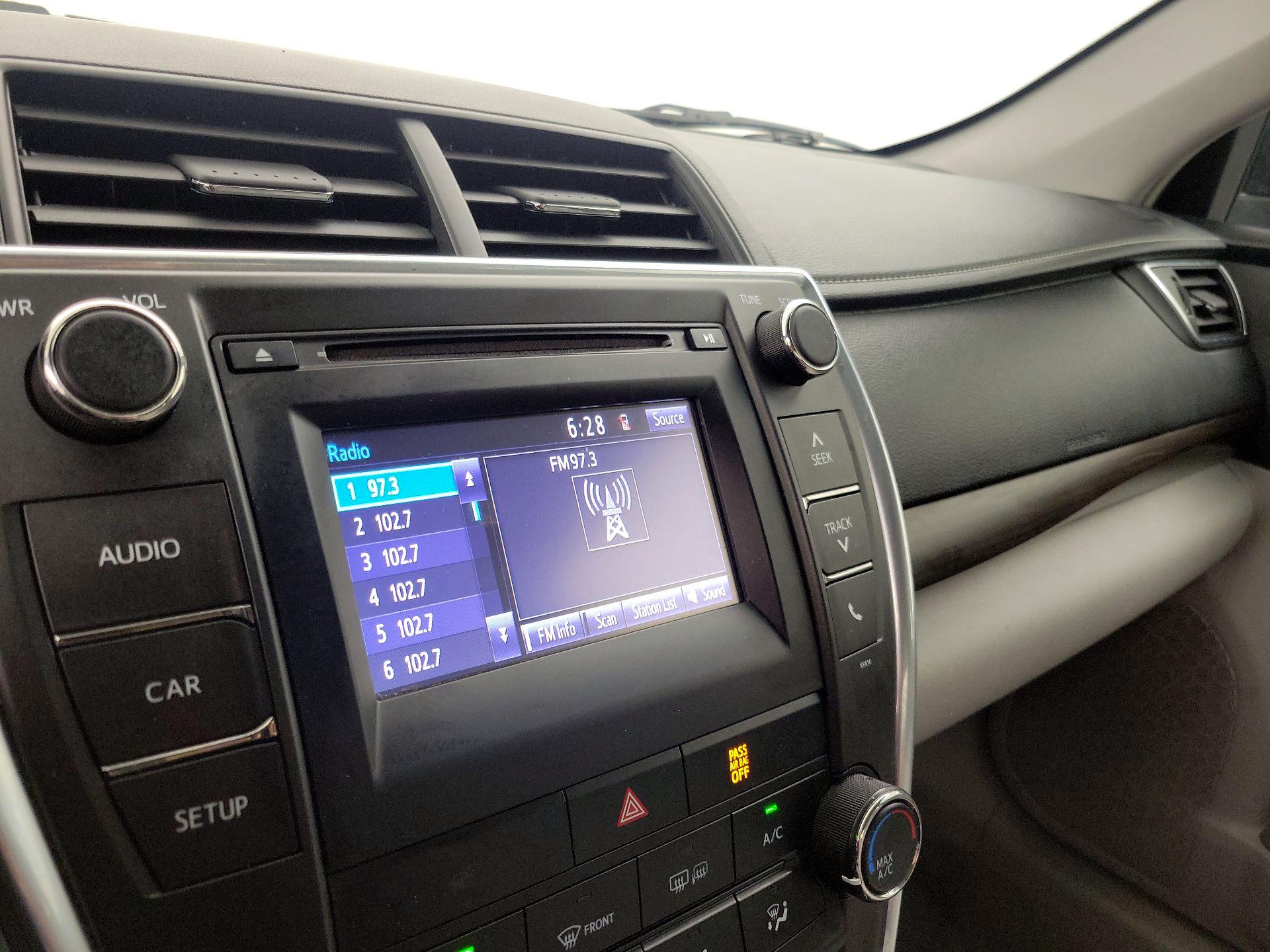 Thumbnail: 2017 Toyota Camry - 15