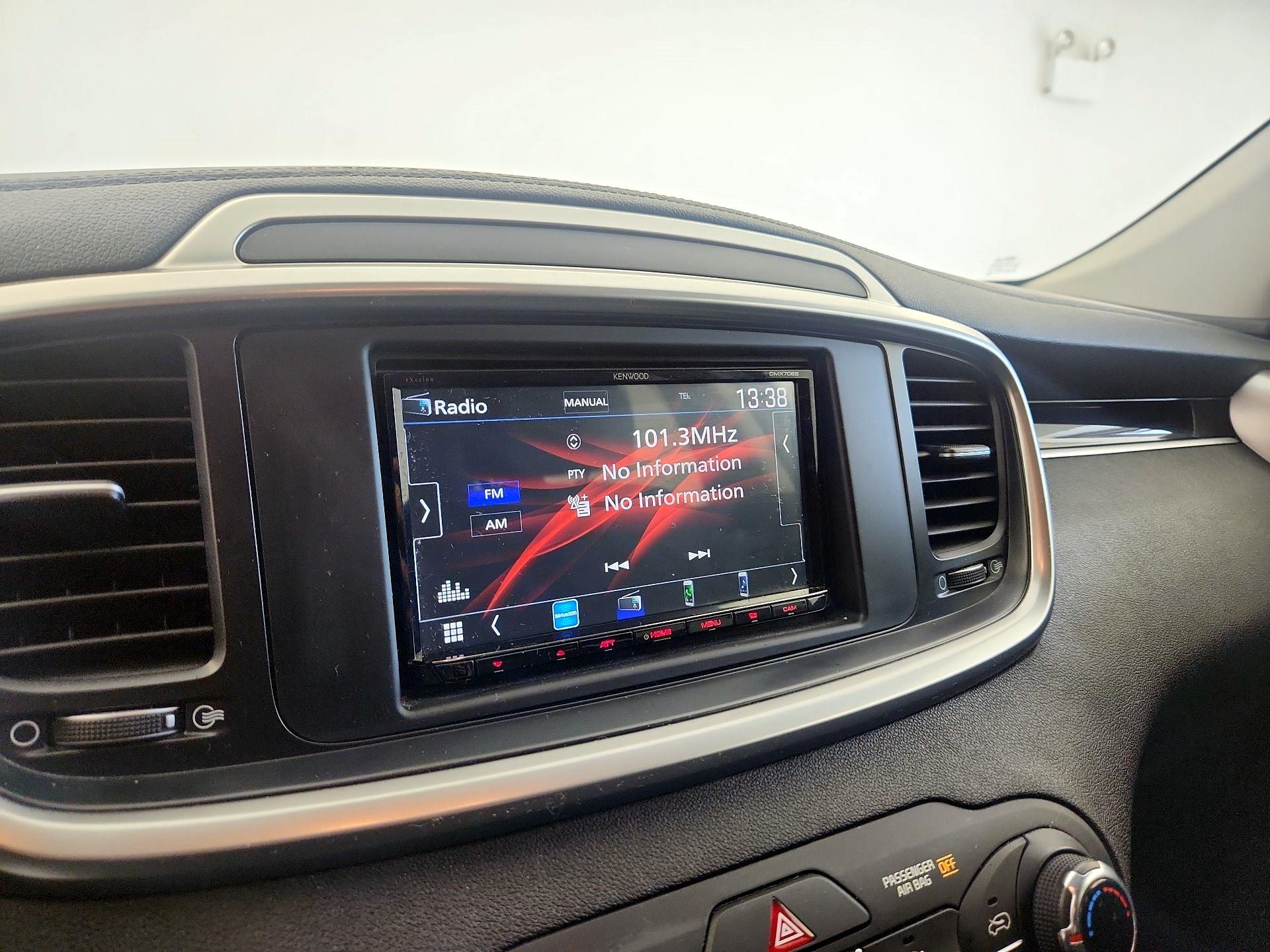 Thumbnail: 2020 Kia Sorento - 15