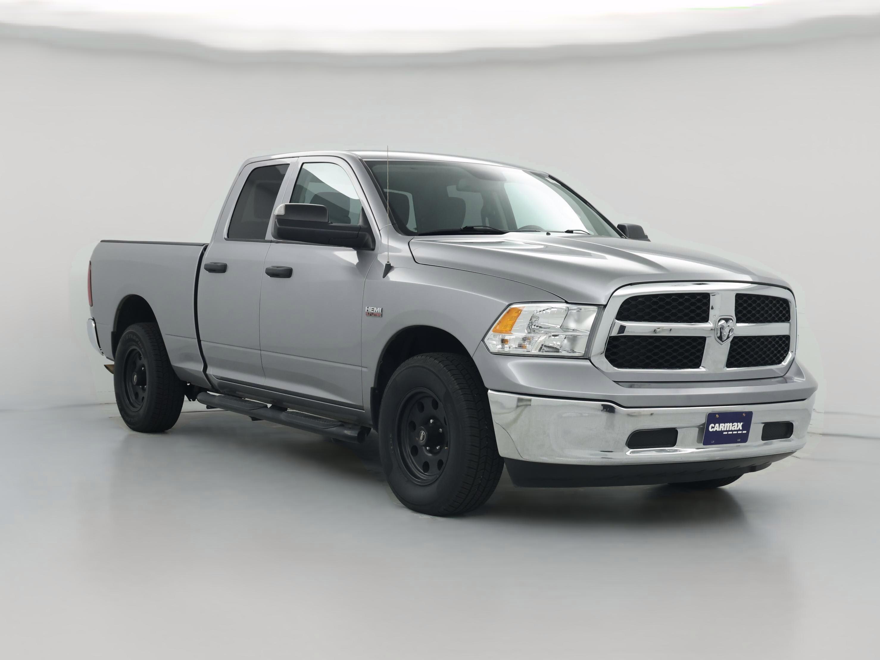 Thumbnail: 2019 RAM 1500 Classic - 1