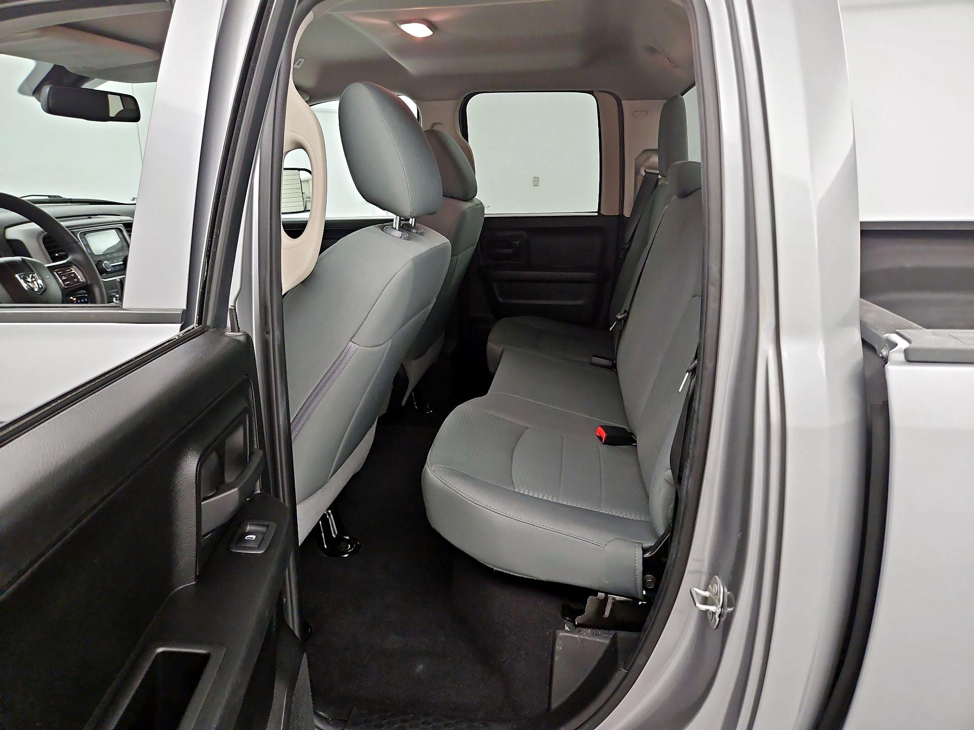 Thumbnail: 2019 RAM 1500 Classic - 18